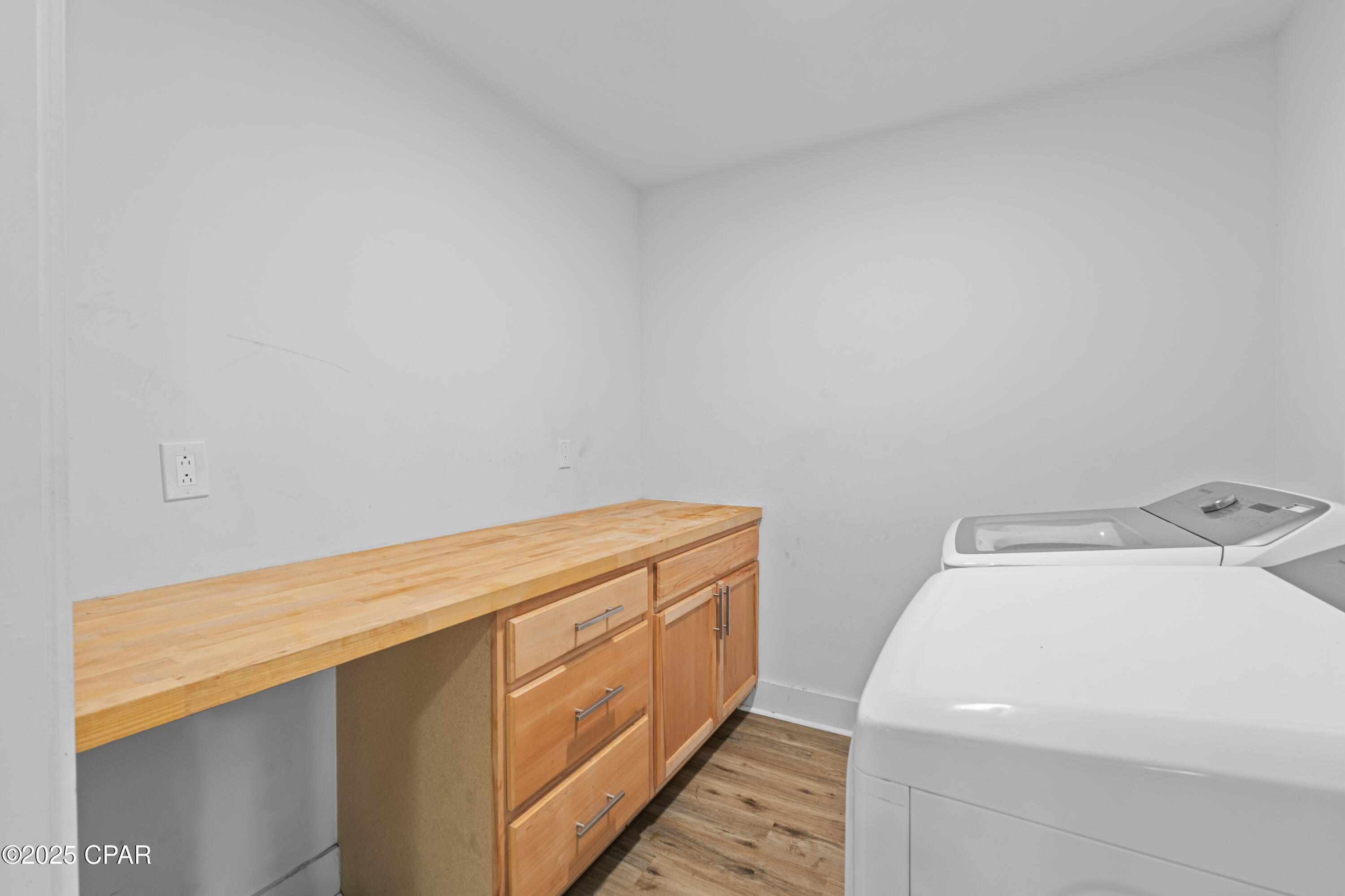 Image 7 For 339 Comet Avenue