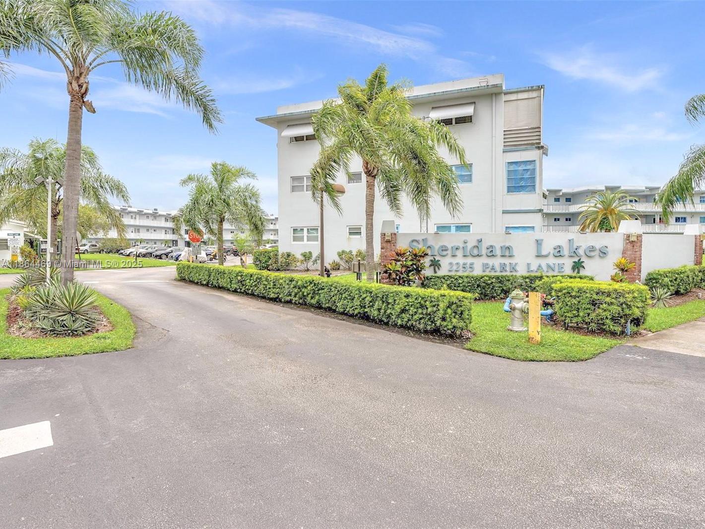 2300 Park Ln Unit 105, Hollywood, Florida 33021