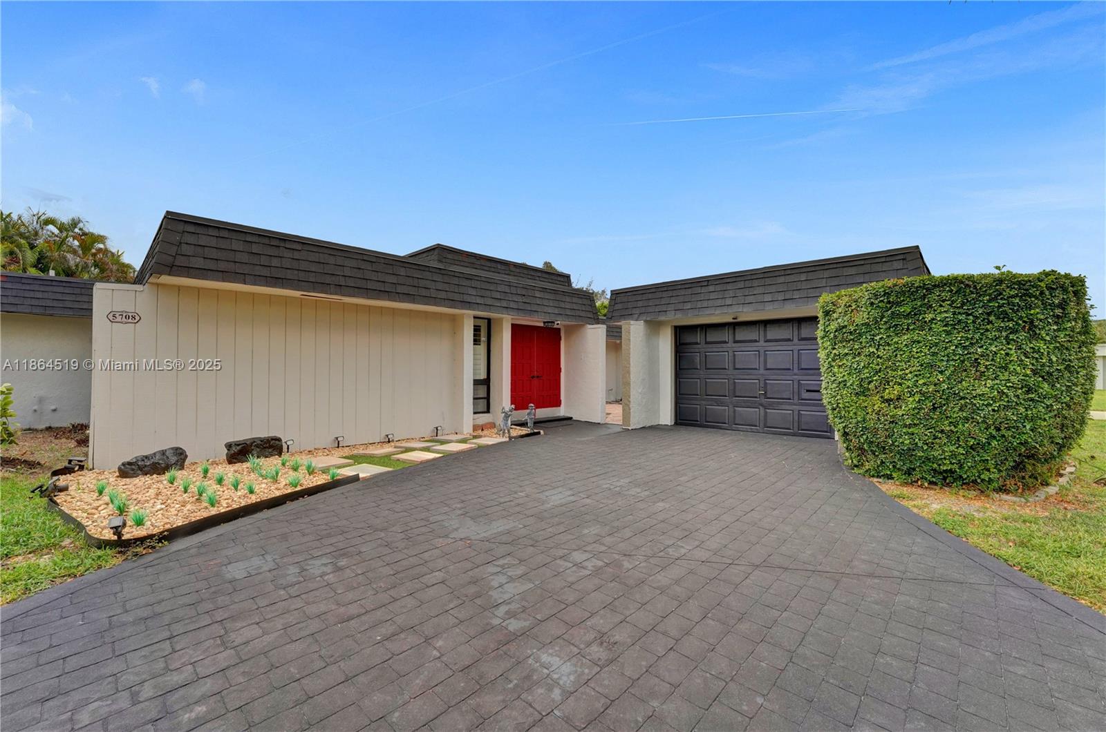 Property photo # 0