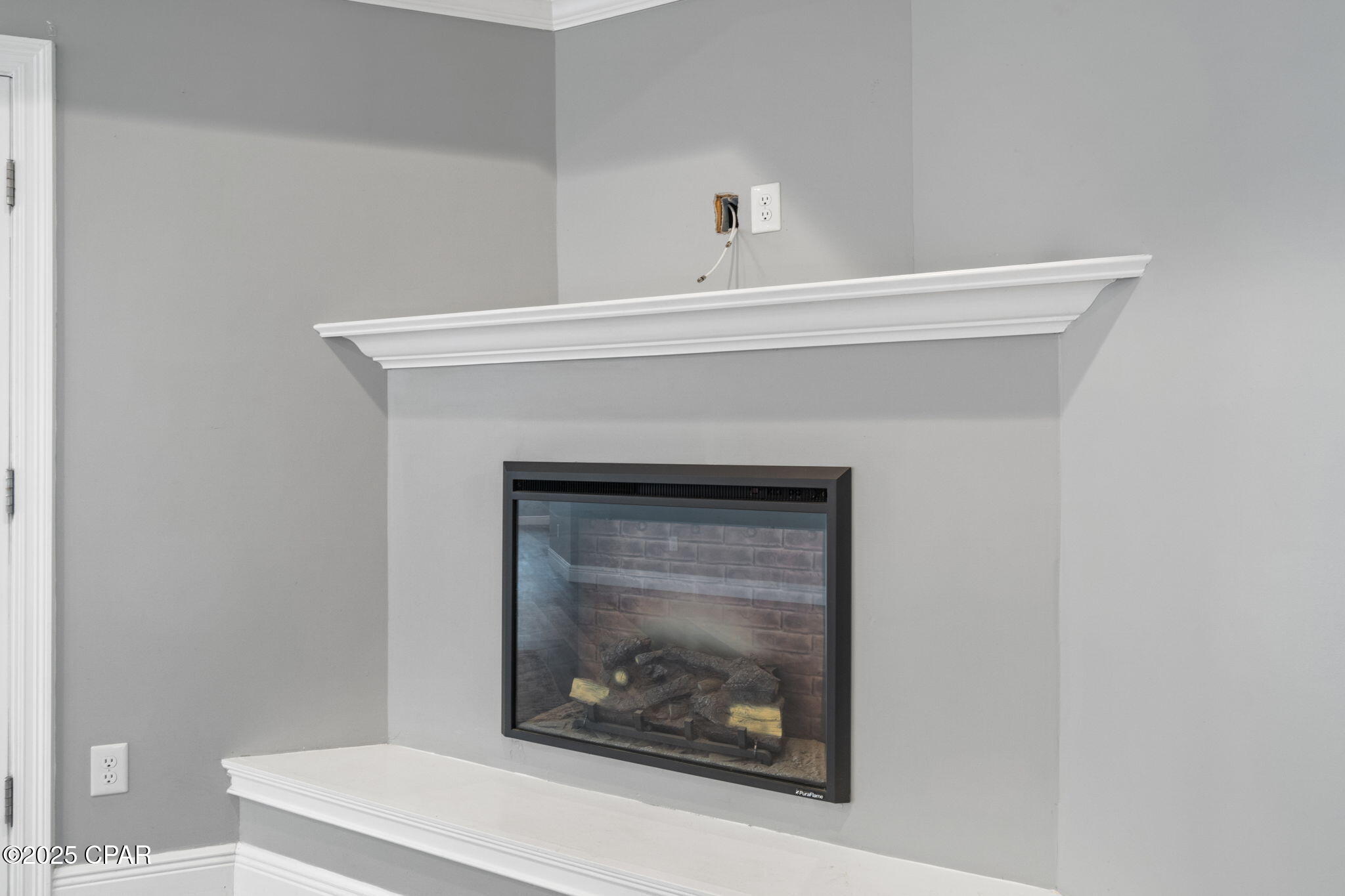 Listing photo id 11 for 5431 Nicole Boulevard