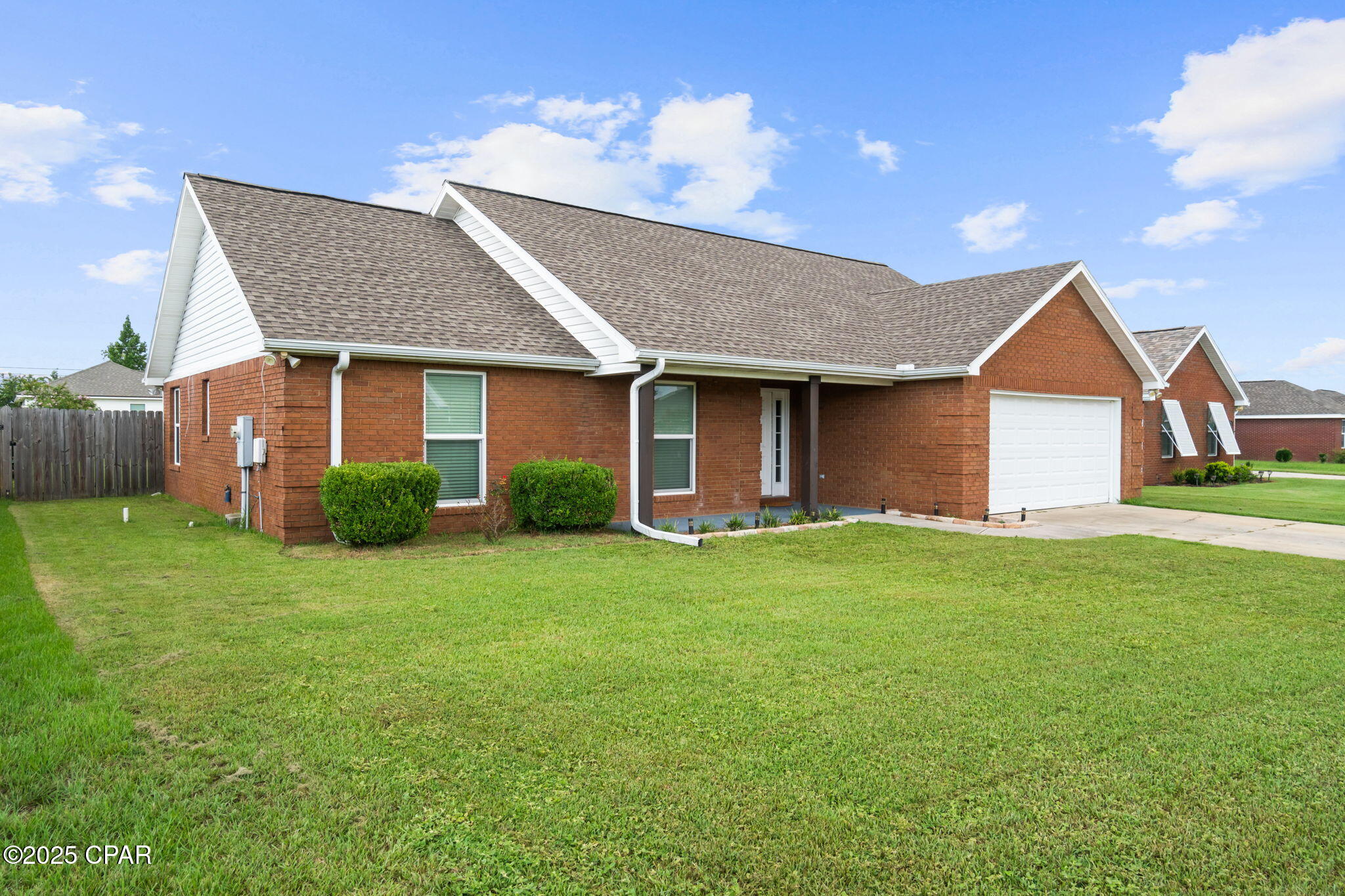 Listing photo id 2 for 5431 Nicole Boulevard