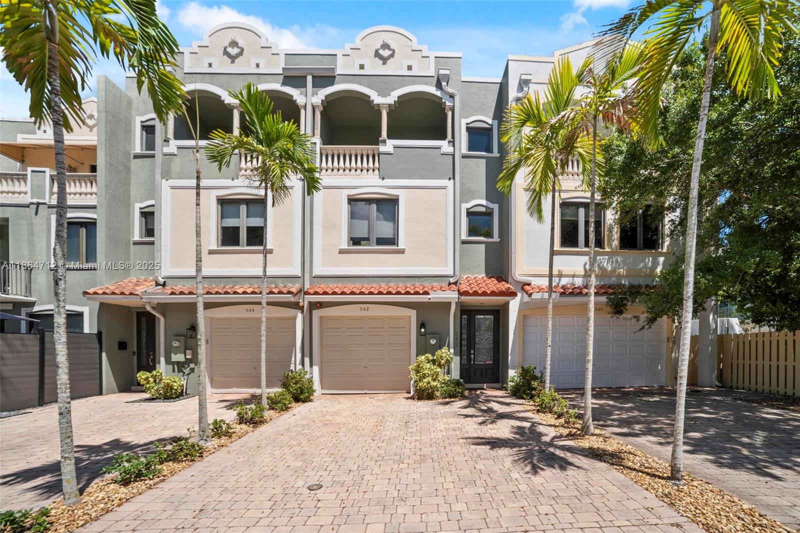 listing main picture