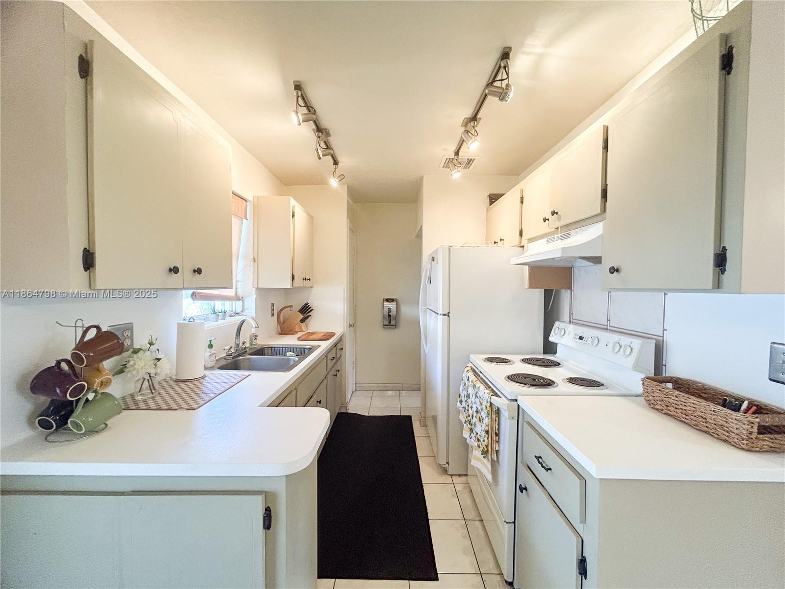 Property photo # 2