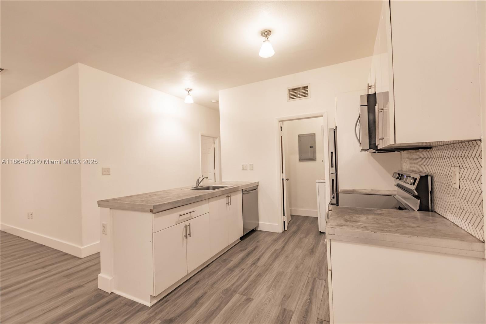 Property photo # 8