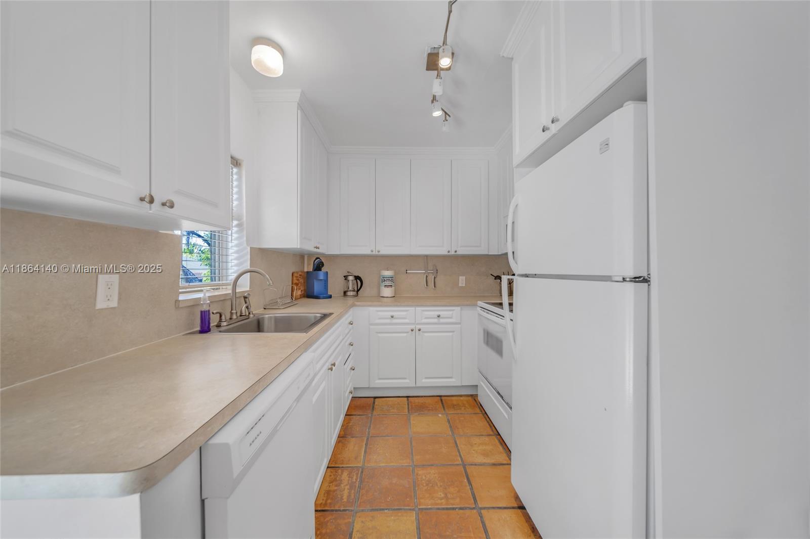 Property photo # 6