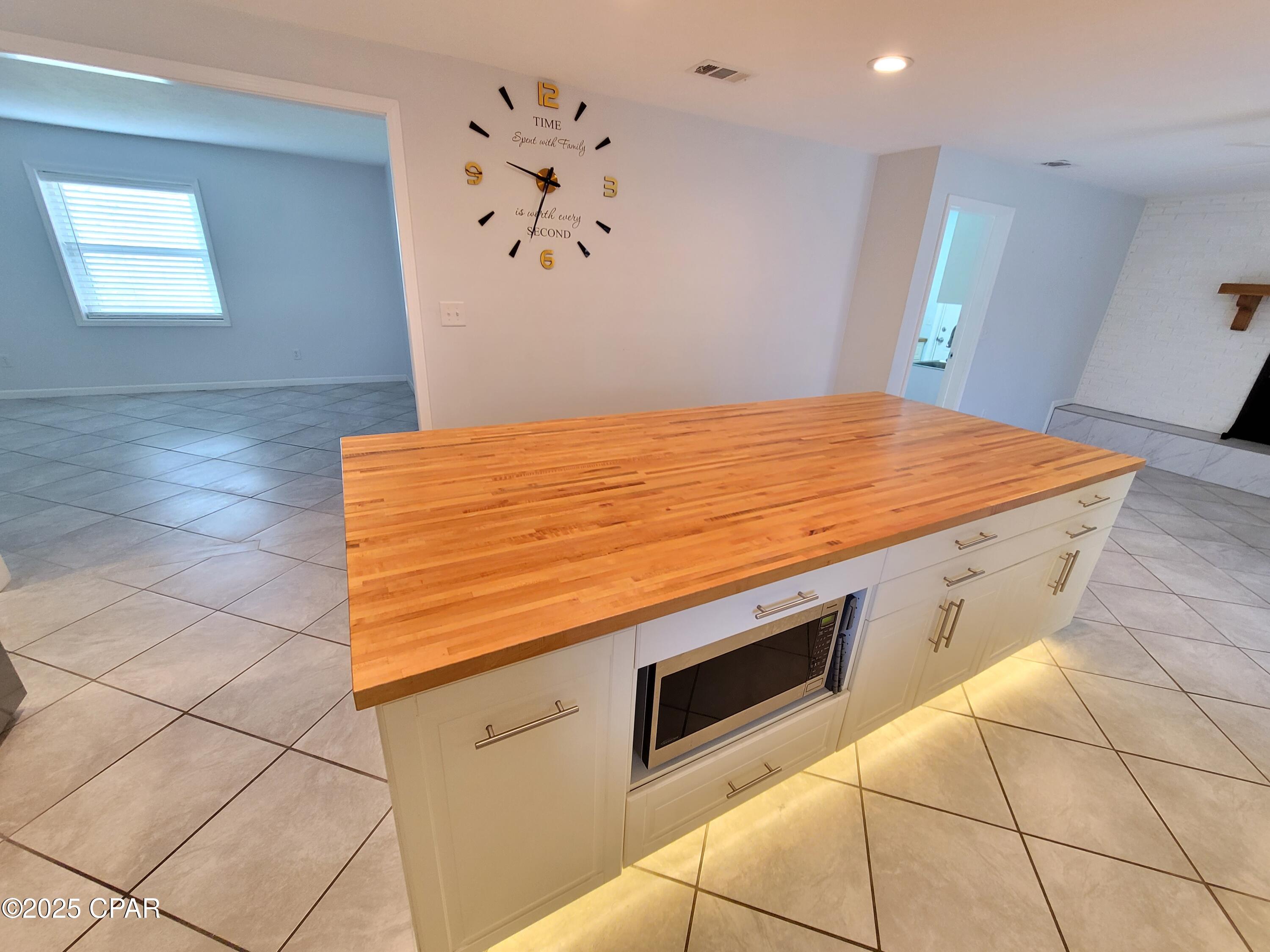 Image 11 For 325 Alexander Drive