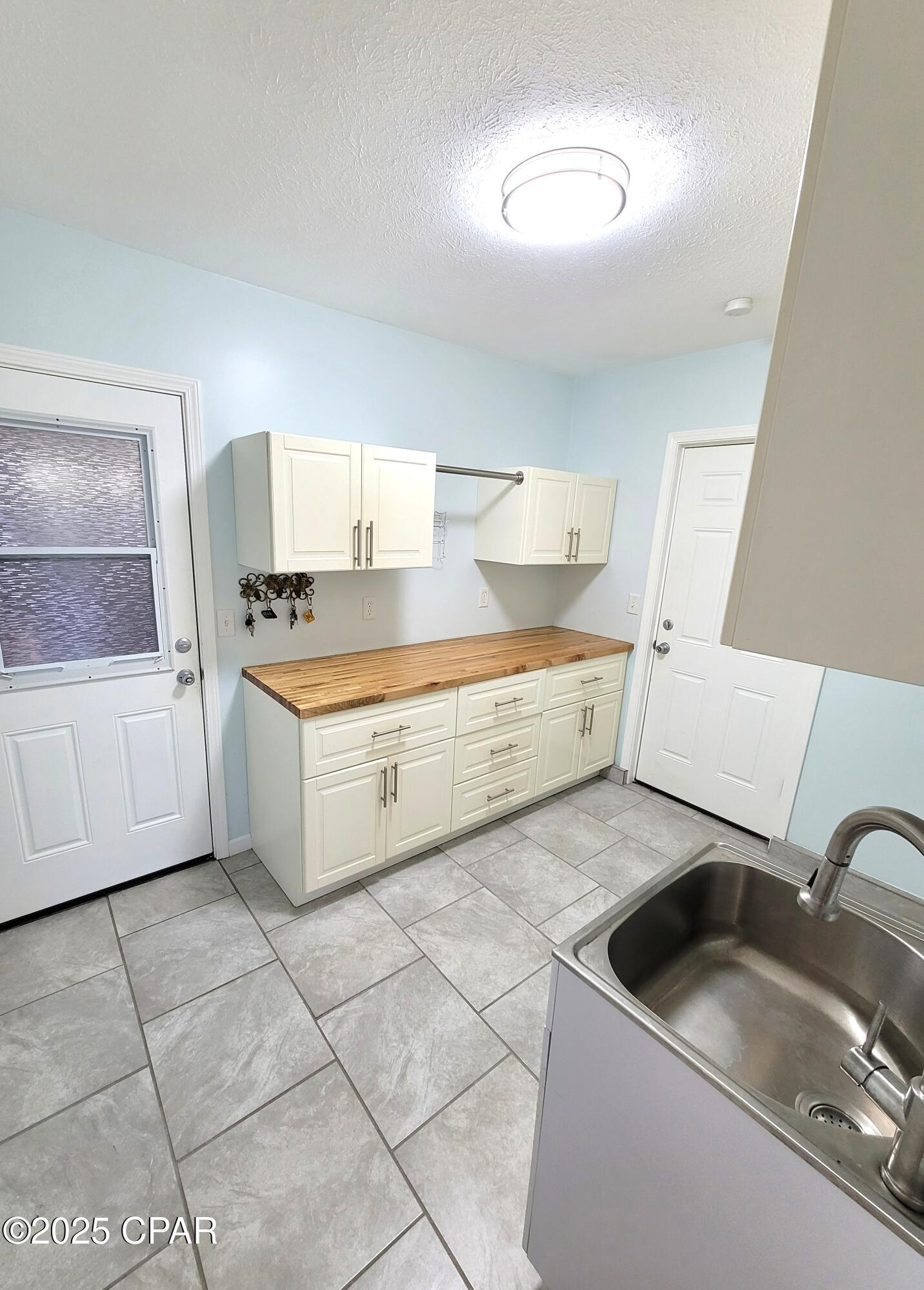 Image 18 For 325 Alexander Drive