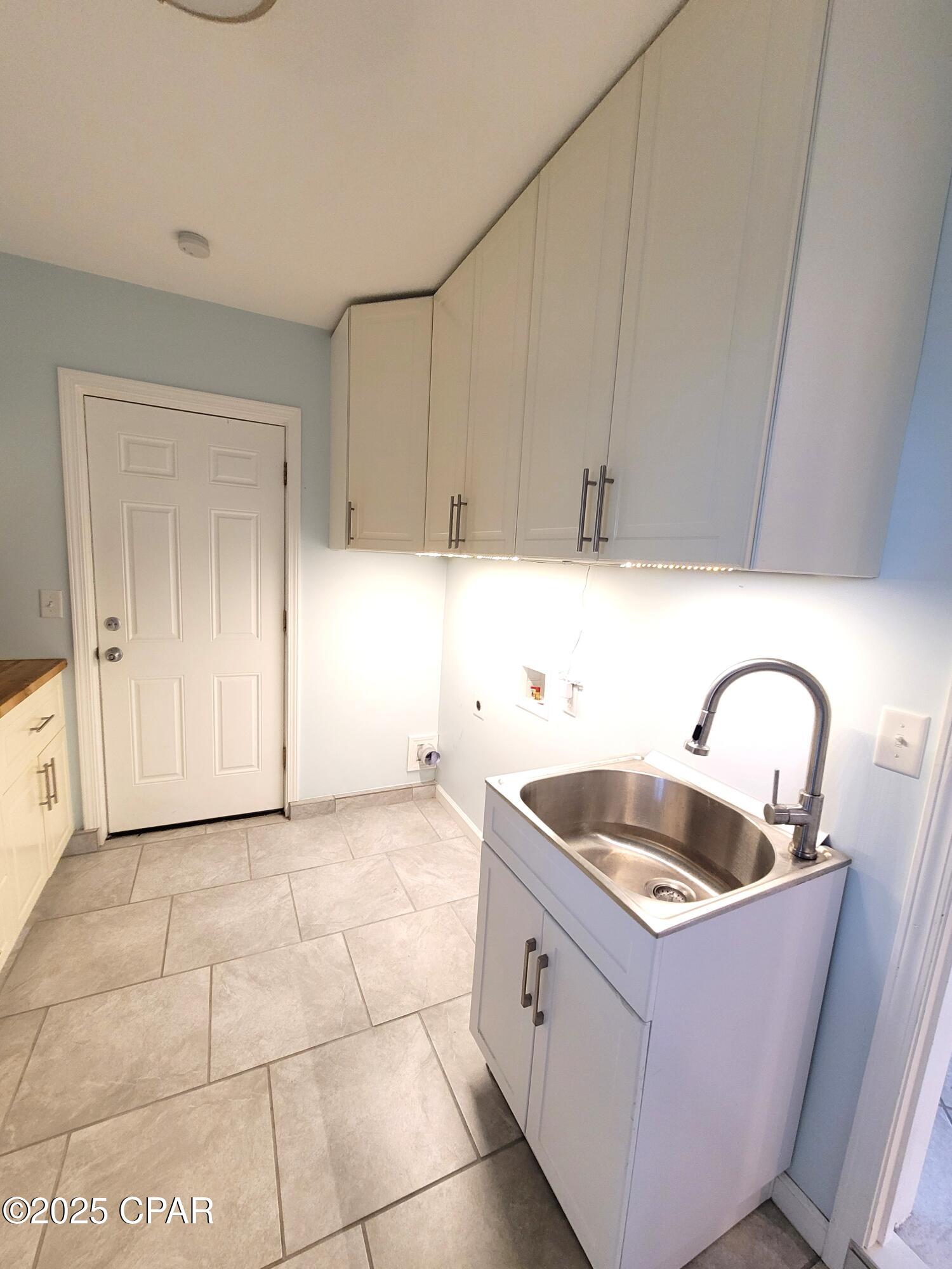 Image 19 For 325 Alexander Drive