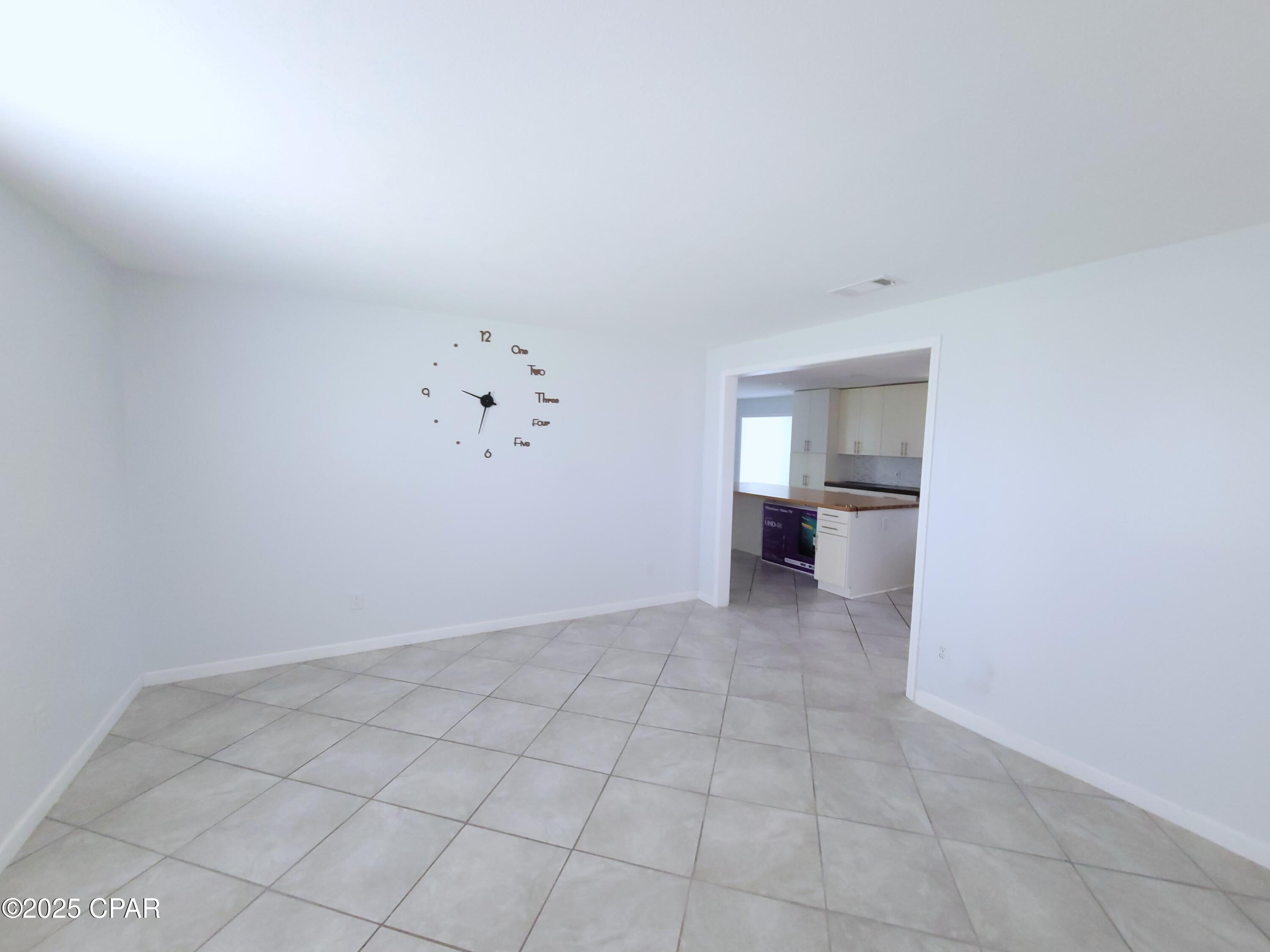 Image 5 For 325 Alexander Drive