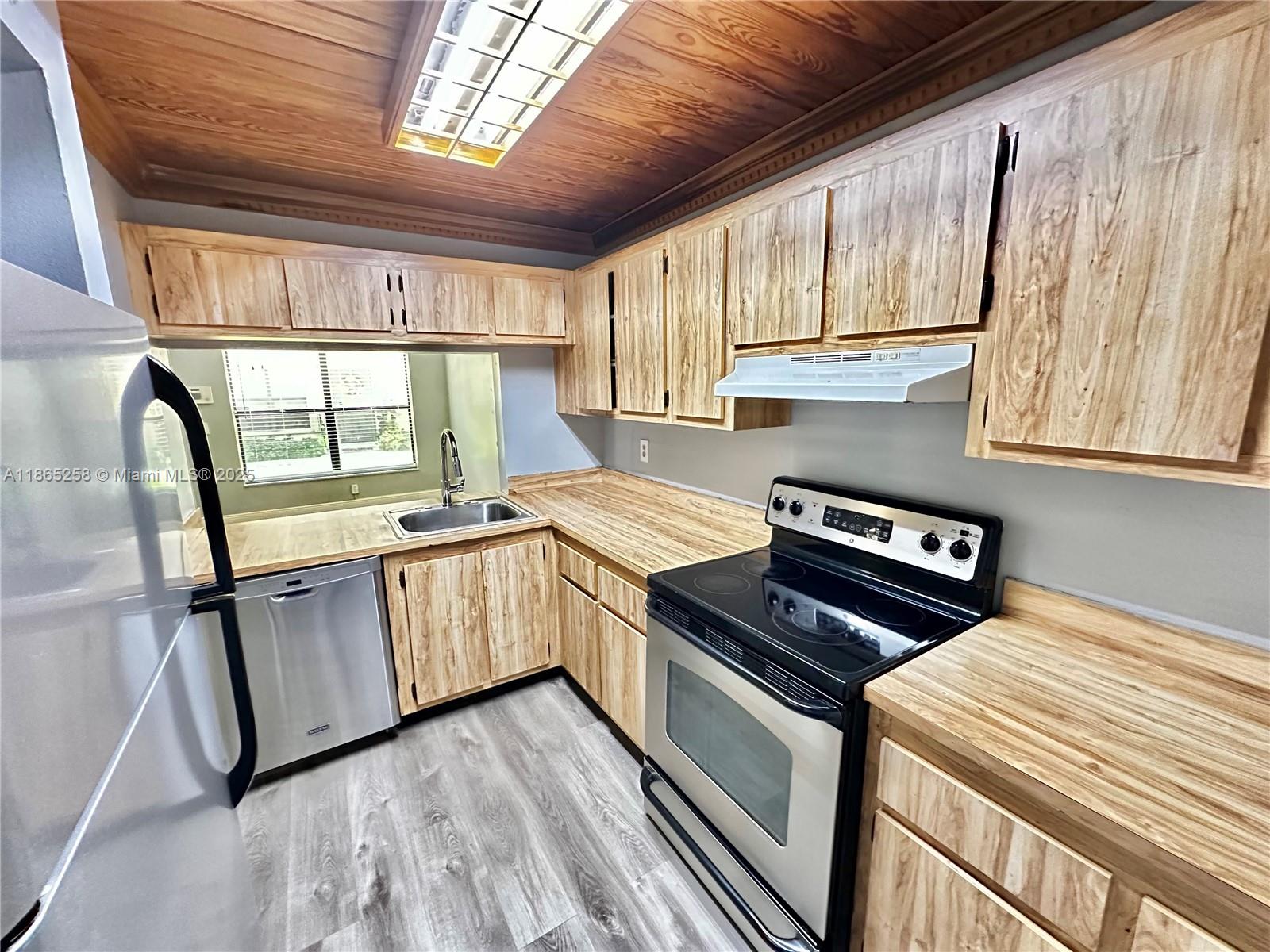 Property photo # 8