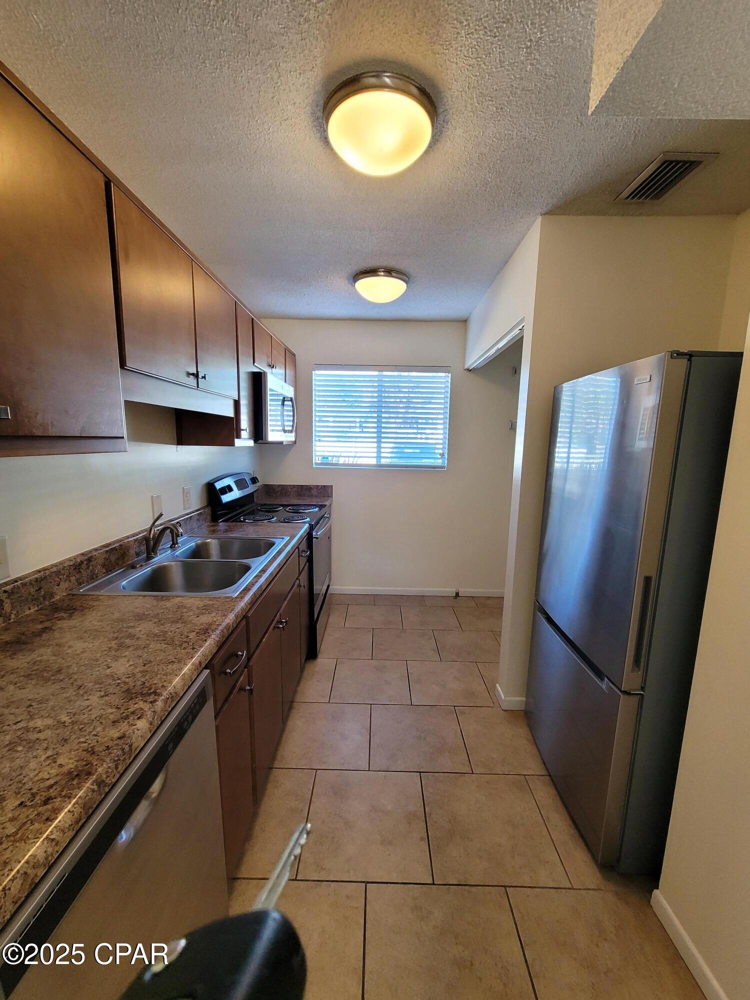 Image 5 For 1204 Drake Avenue B