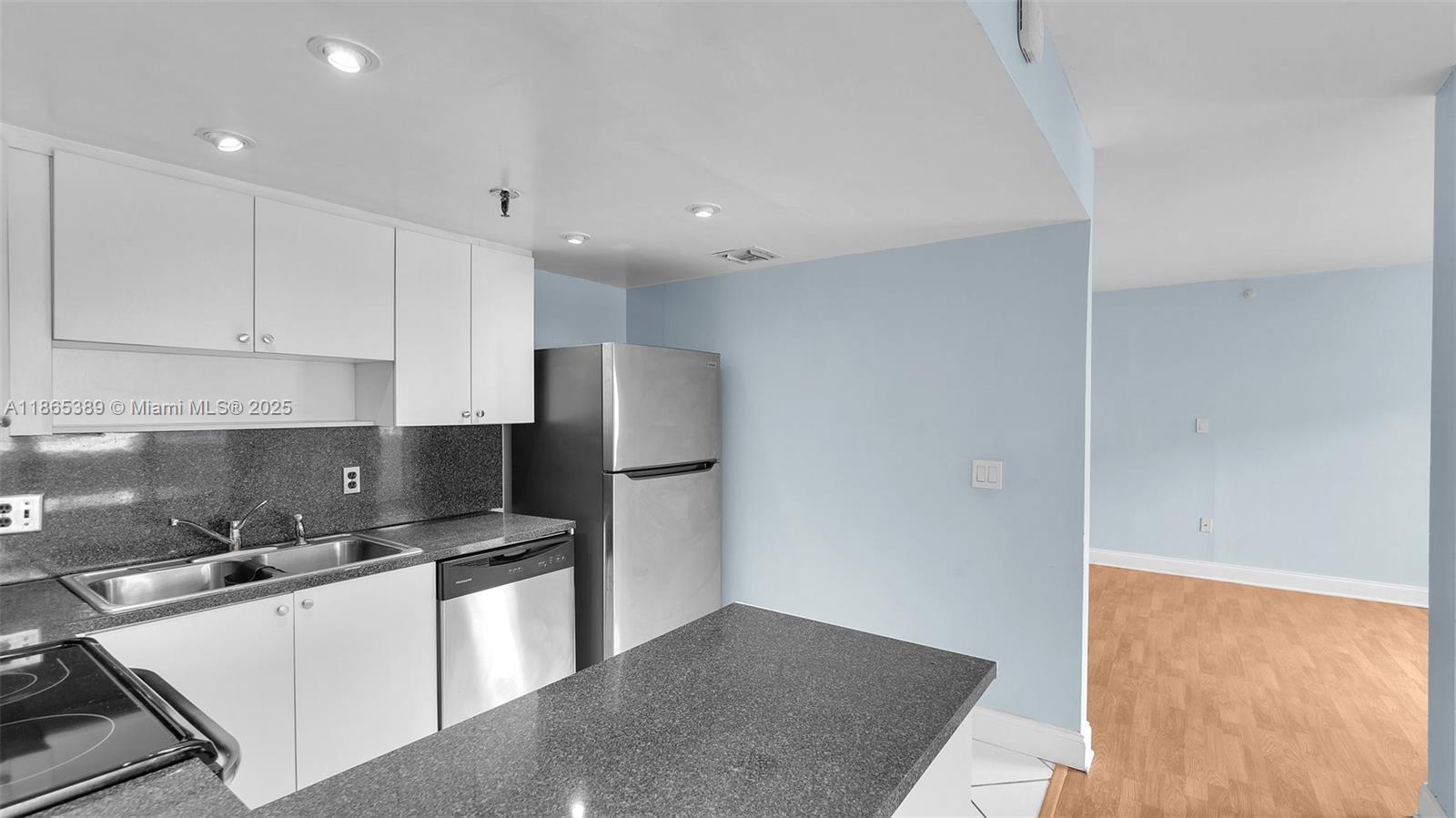 Property photo # 9