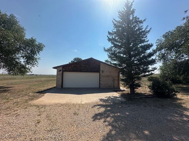 This property located in Estancia is on 10 acres and features 3 bedrooms and 2.5 bathrooms. The sunken living room has a fireplace. Two car attached garage. Appx. 1 hour to Albuquerque and 90 minutes to Santa Fe.