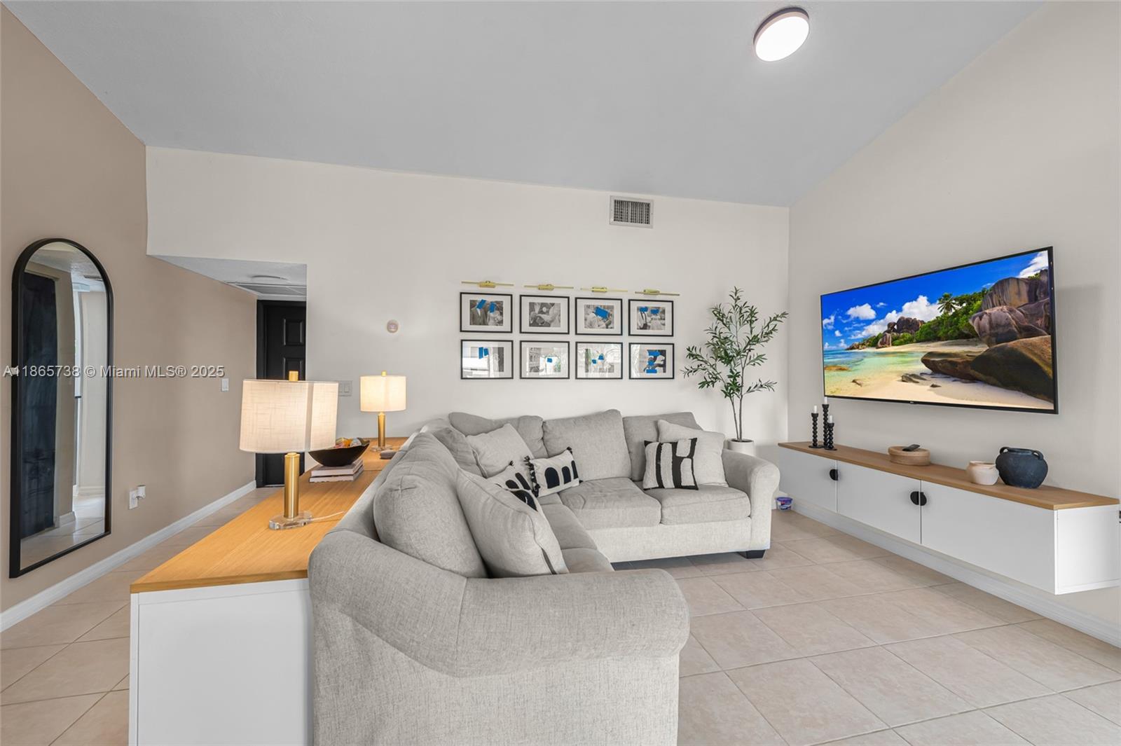 Property photo # 6