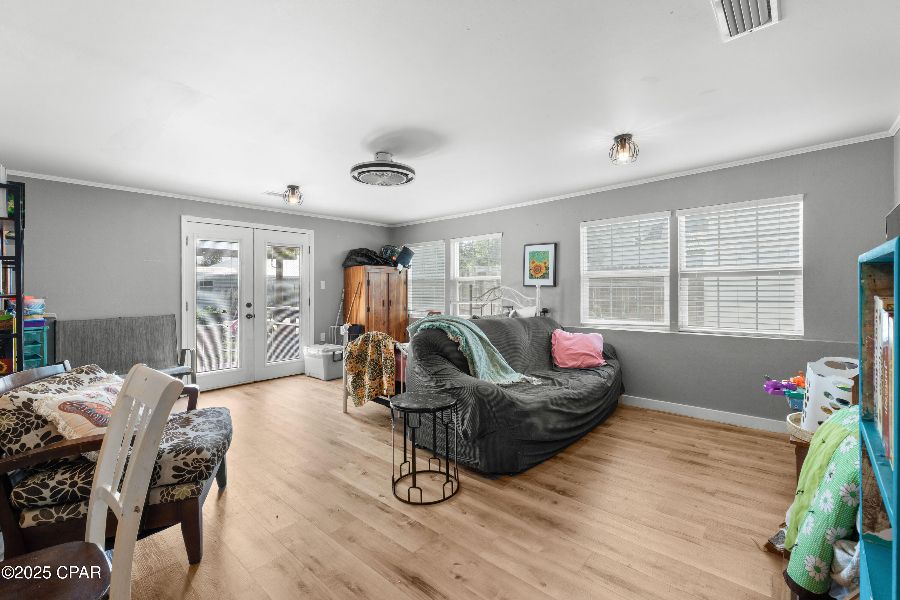 Image 4 For 1030 Jenks Avenue