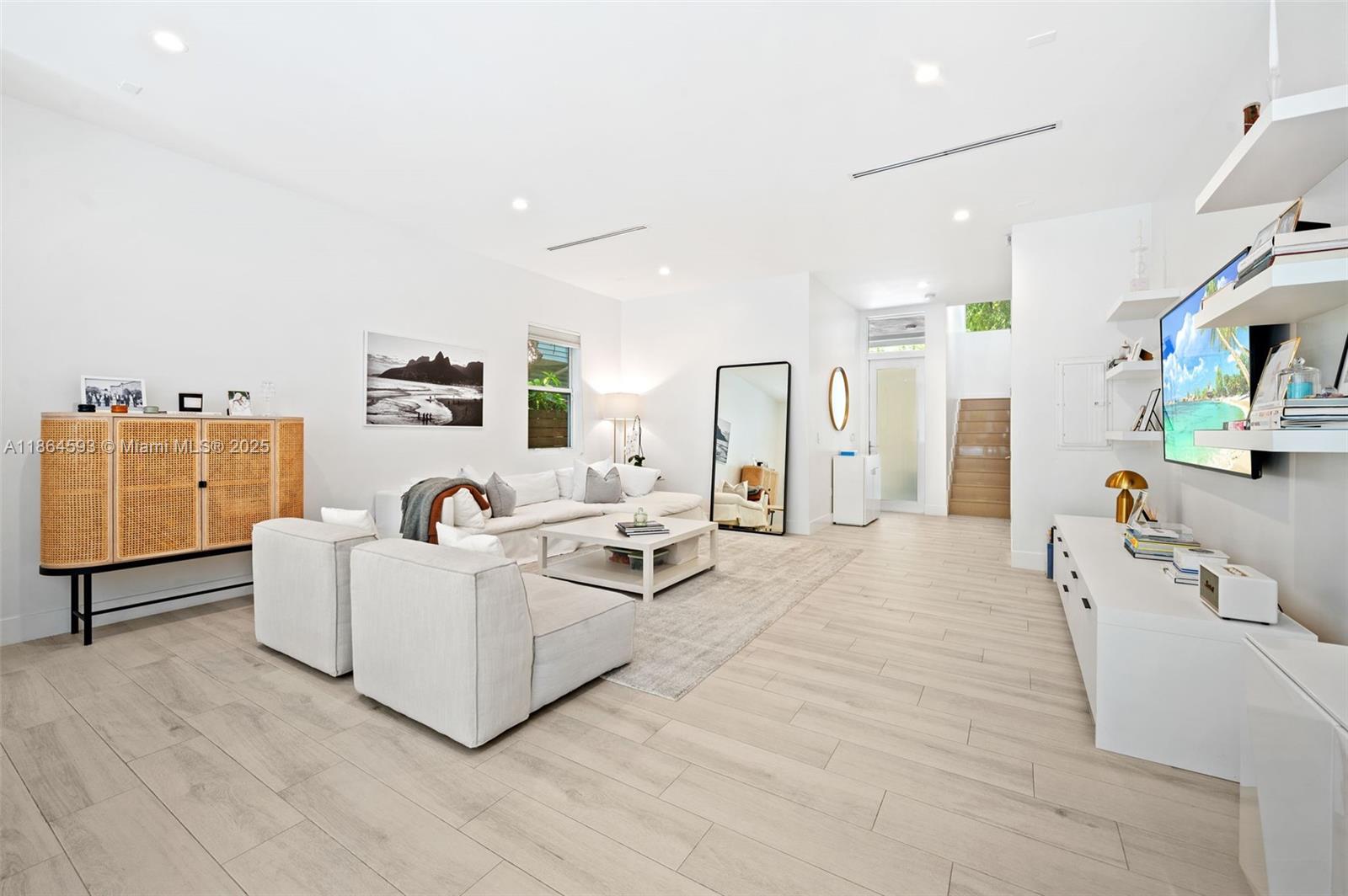 Property photo # 4