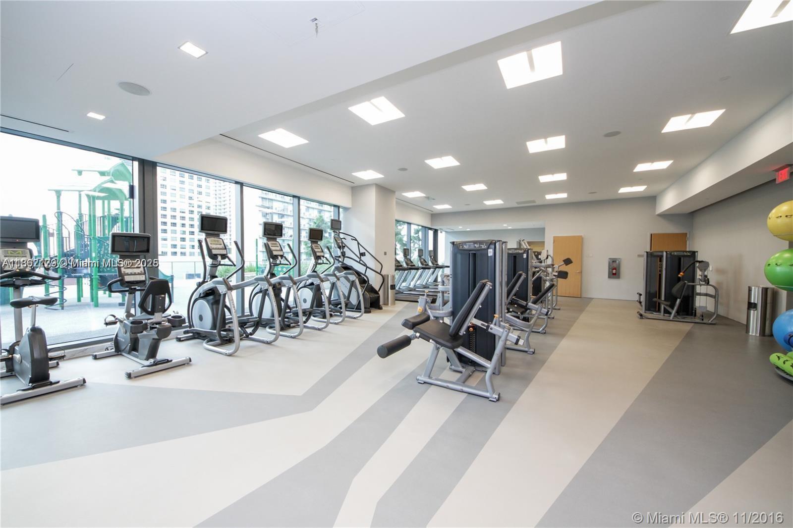 88 SW 7th St #2605, Miami FL 33130