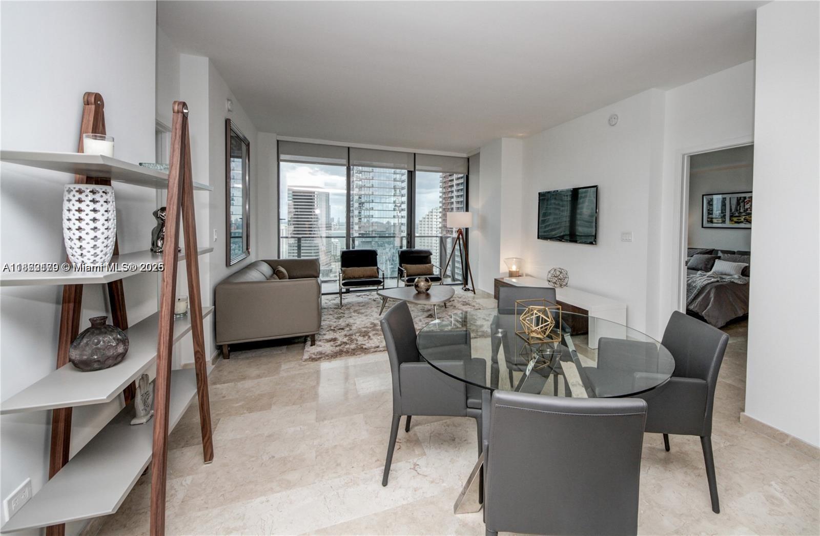 88 SW 7th St #2605, Miami FL 33130