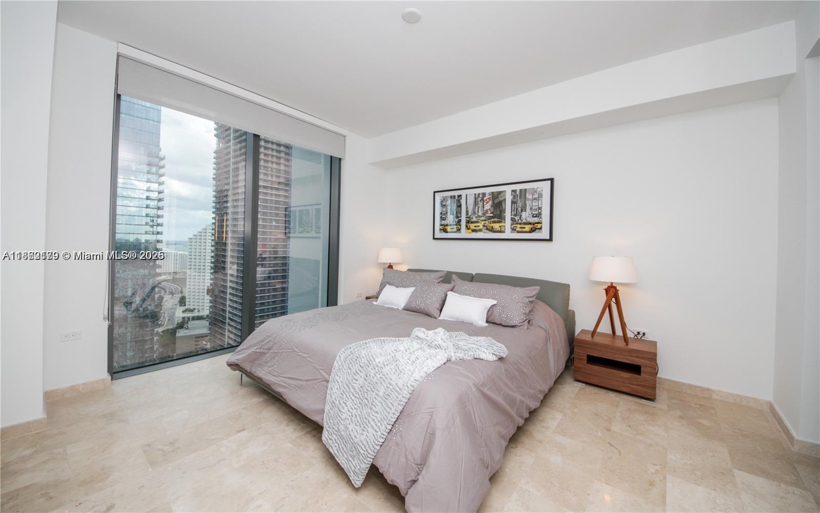 88 SW 7th St #2605, Miami FL 33130