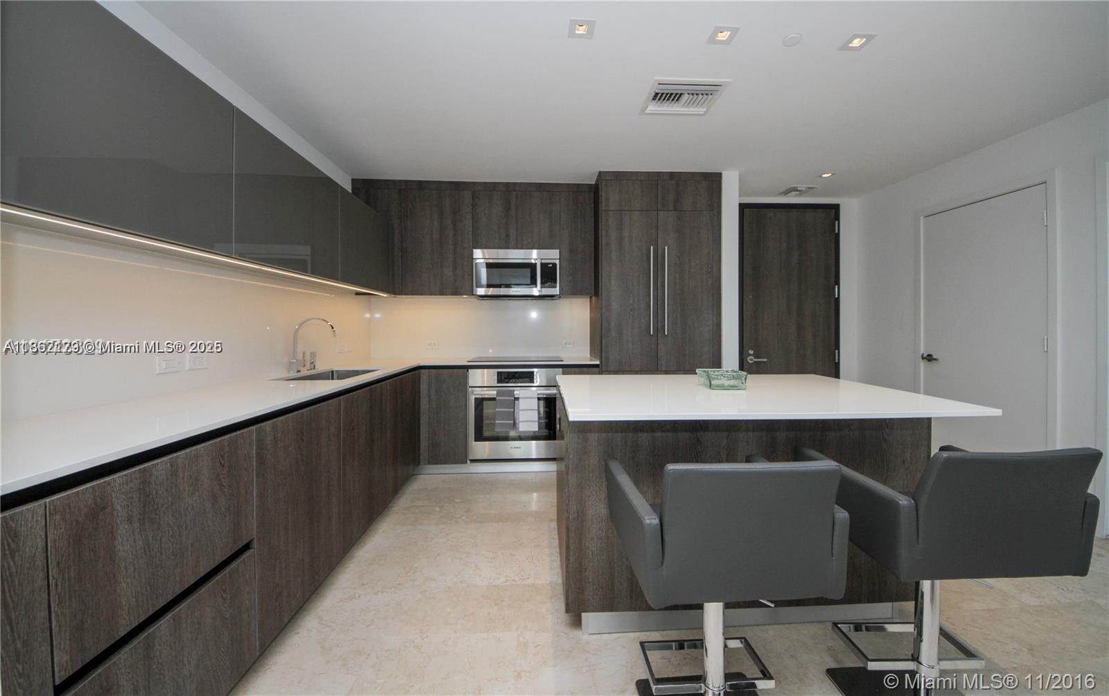 88 SW 7th St #2605, Miami FL 33130