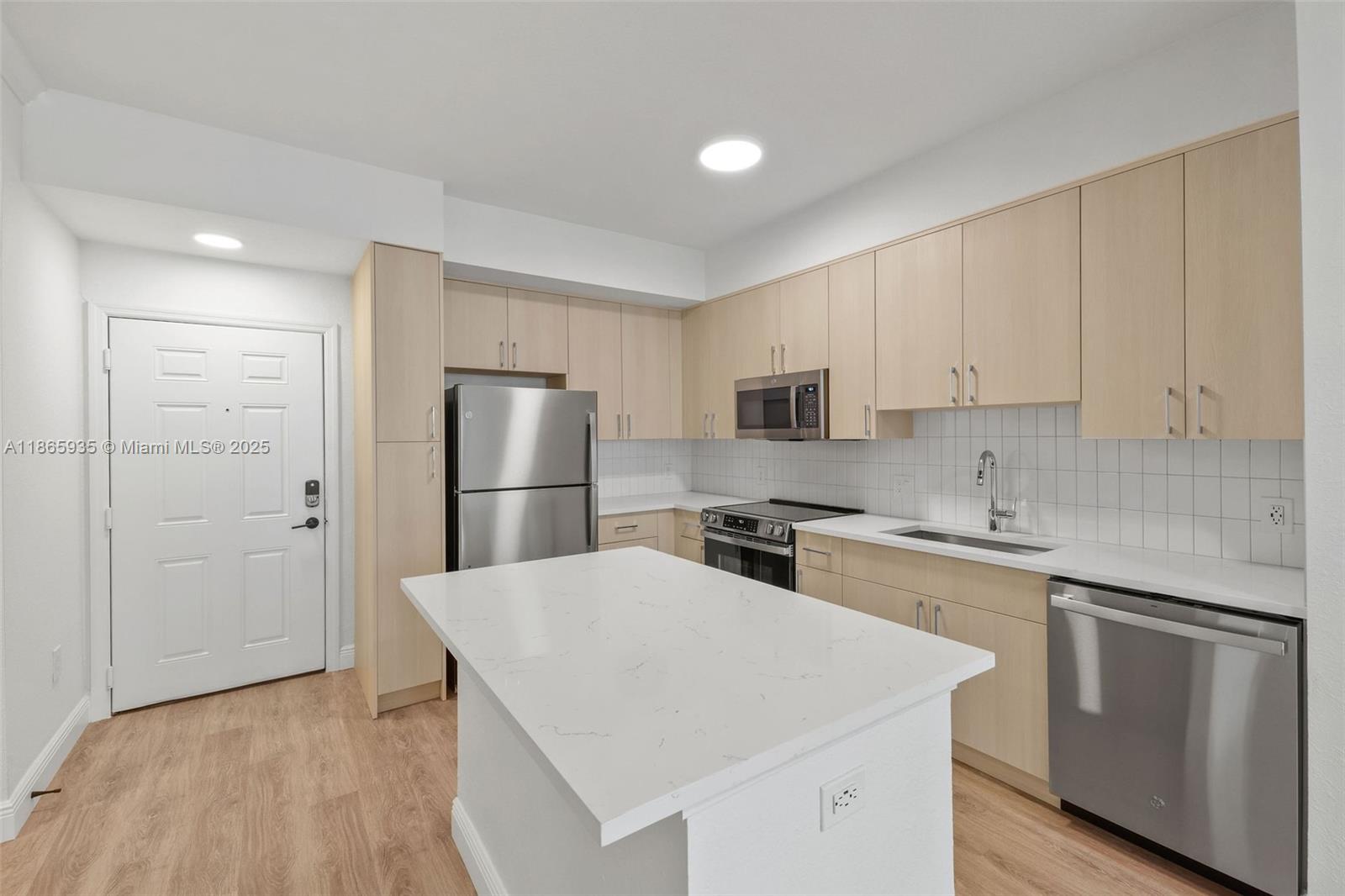 Property photo # 6
