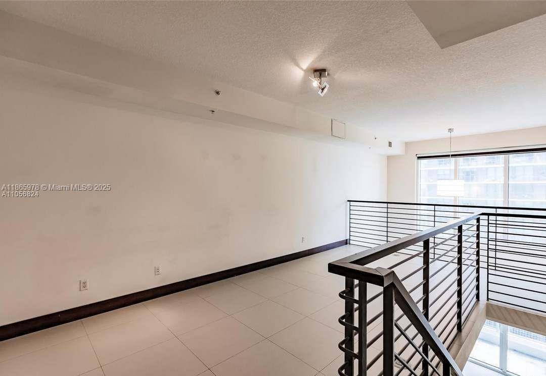 60 SW 13th St #2816, Miami FL 33130