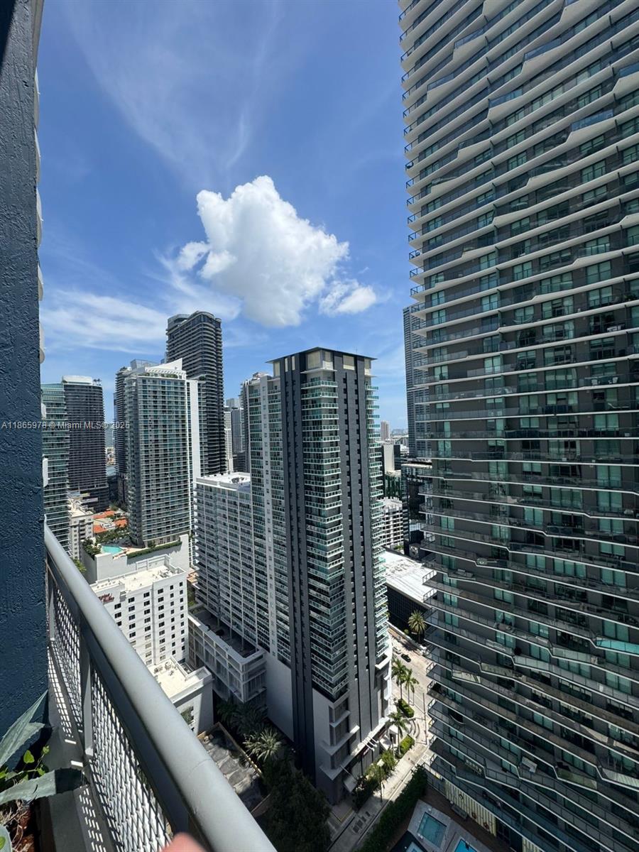60 SW 13th St #2816, Miami FL 33130