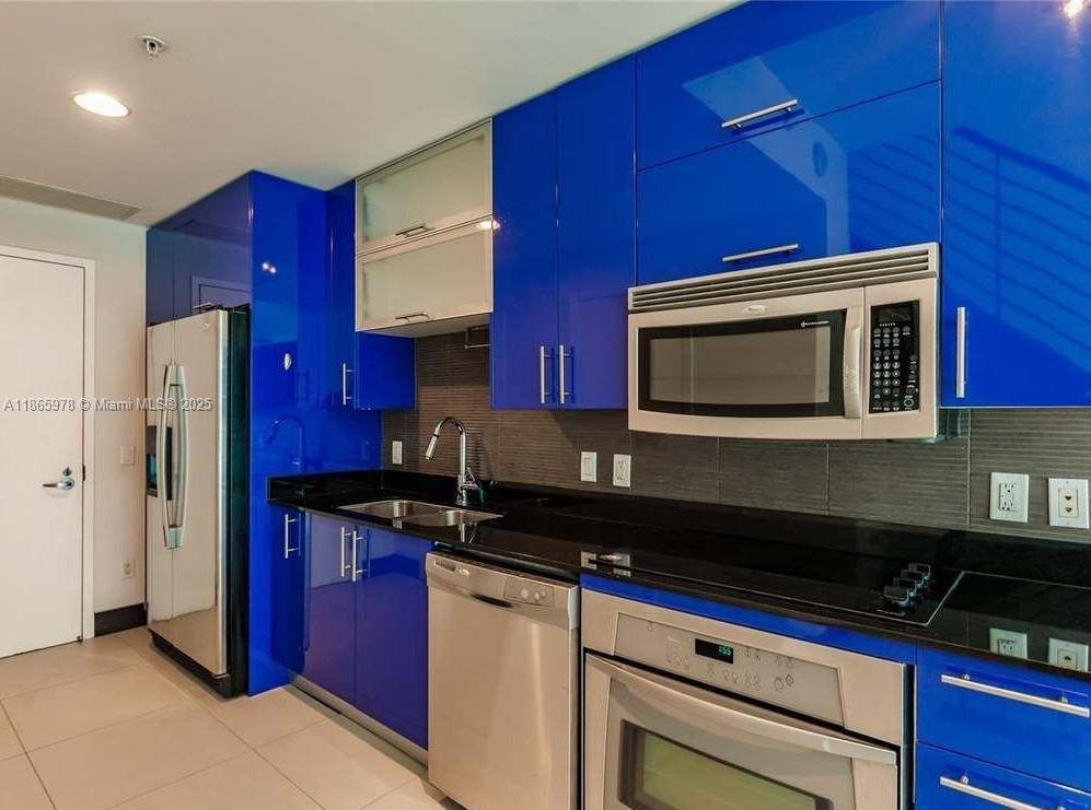 60 SW 13th St #2816, Miami FL 33130