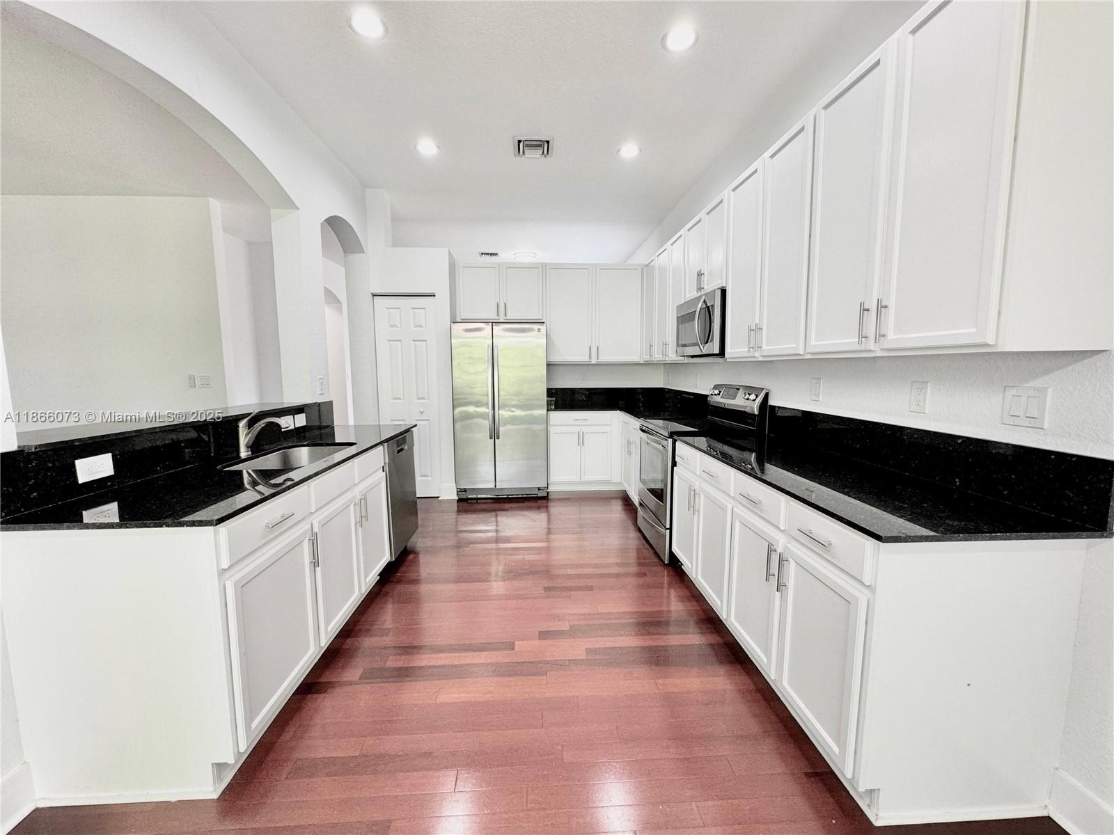Property photo # 9