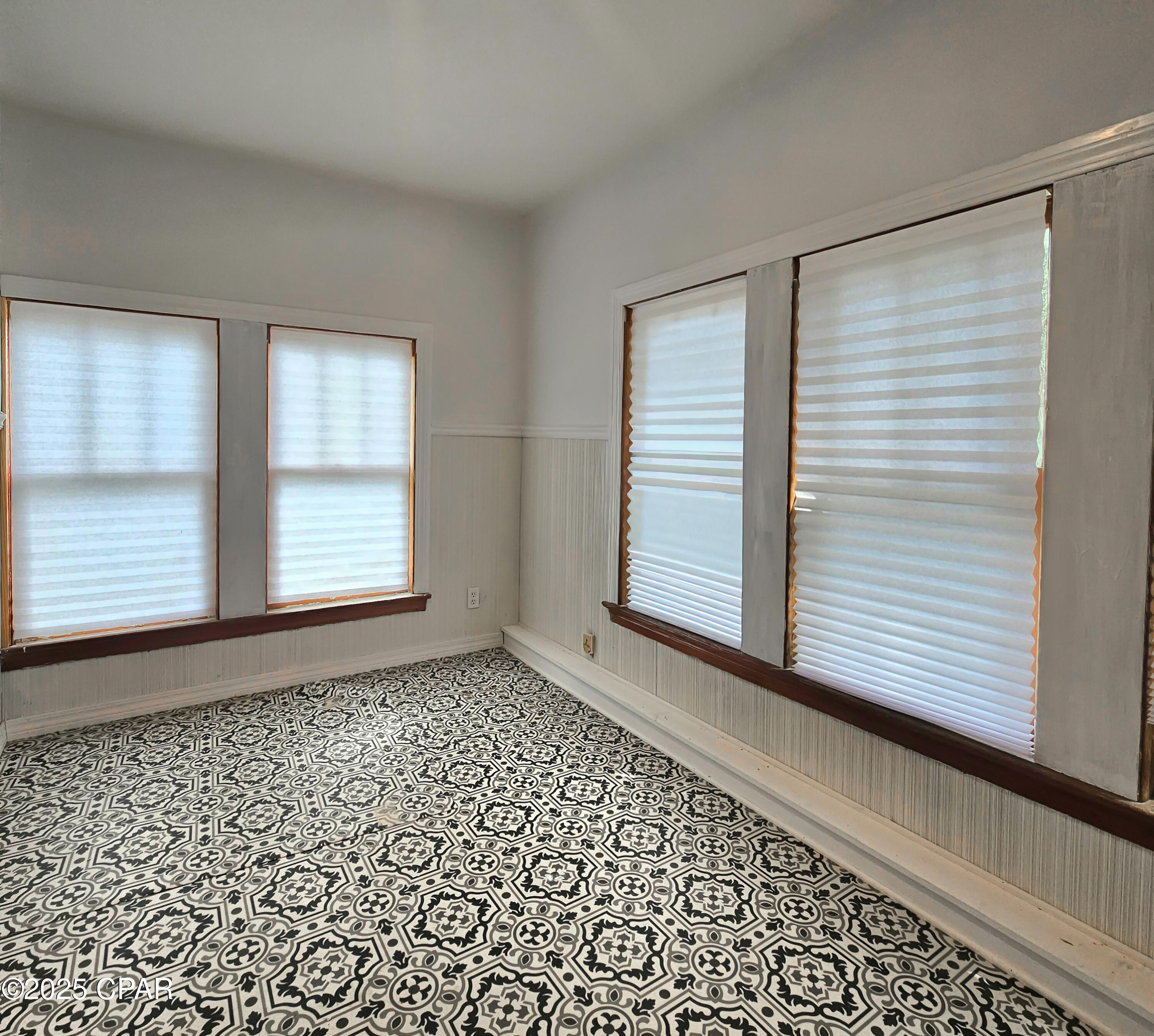 Image 12 For 1011 Grace Avenue