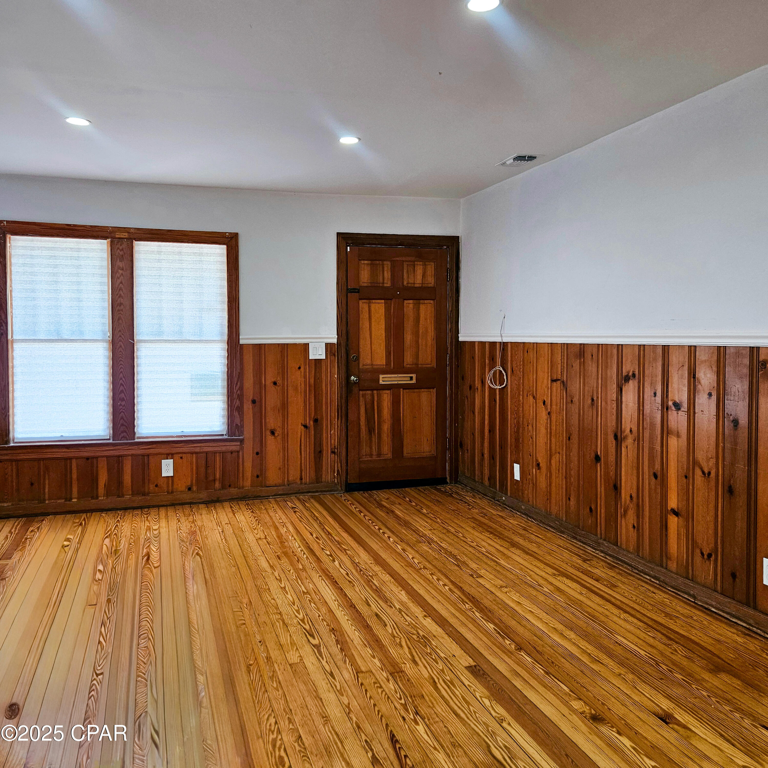 Image 6 For 1011 Grace Avenue