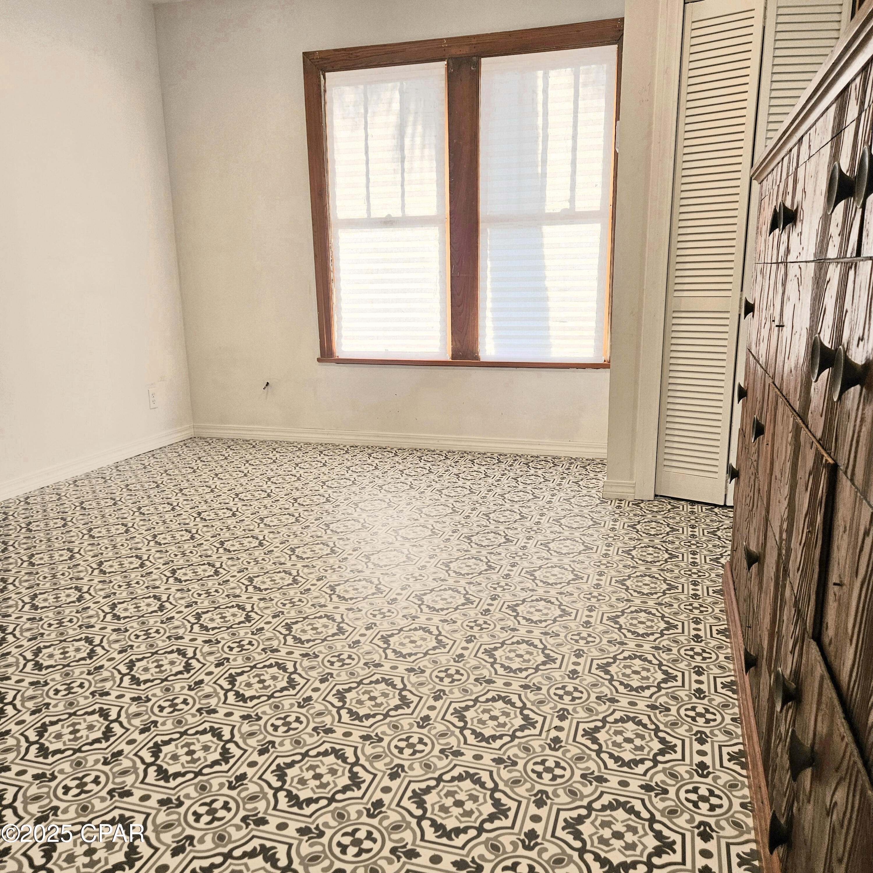 Image 8 For 1011 Grace Avenue