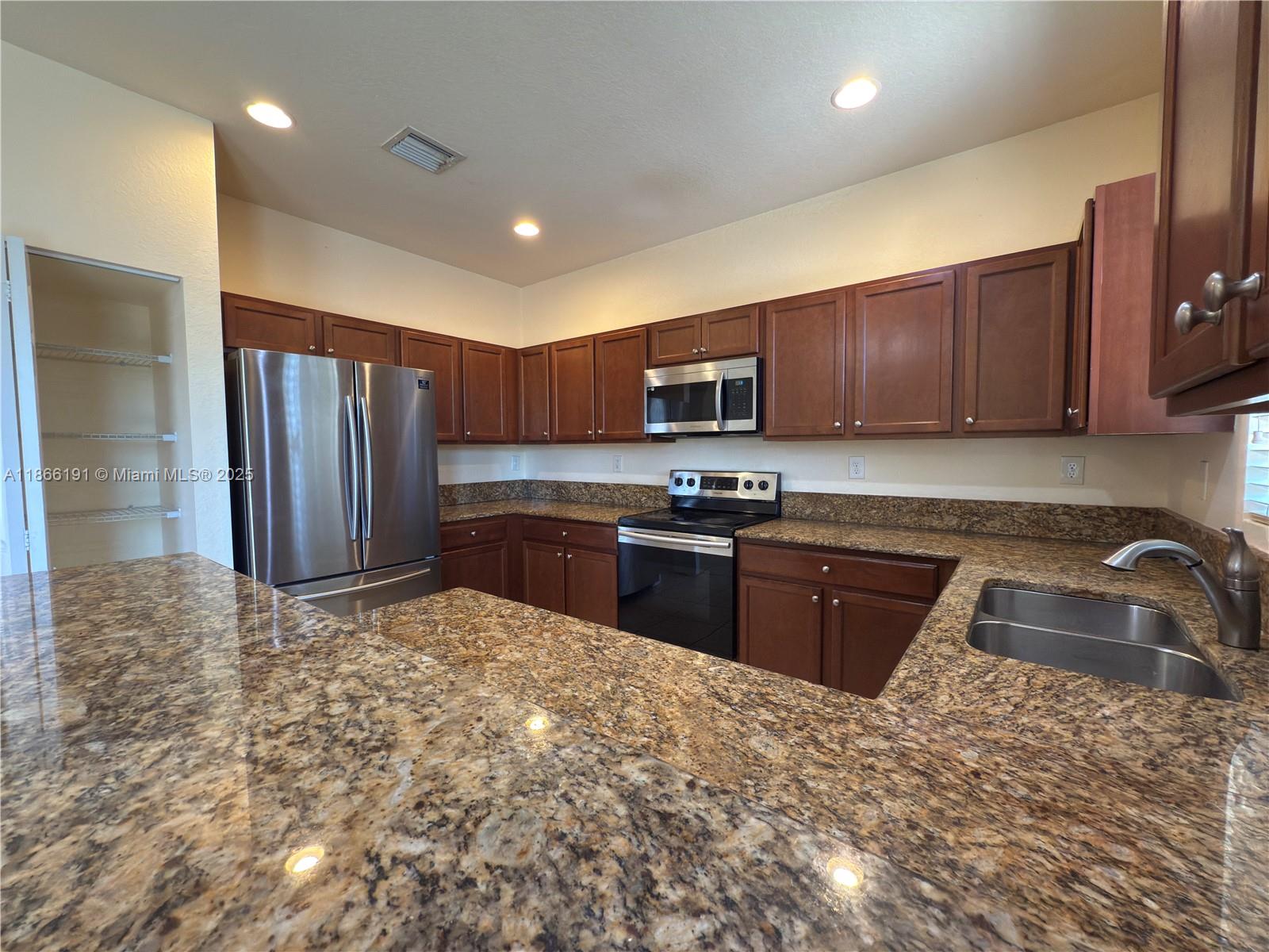 Property photo # 4