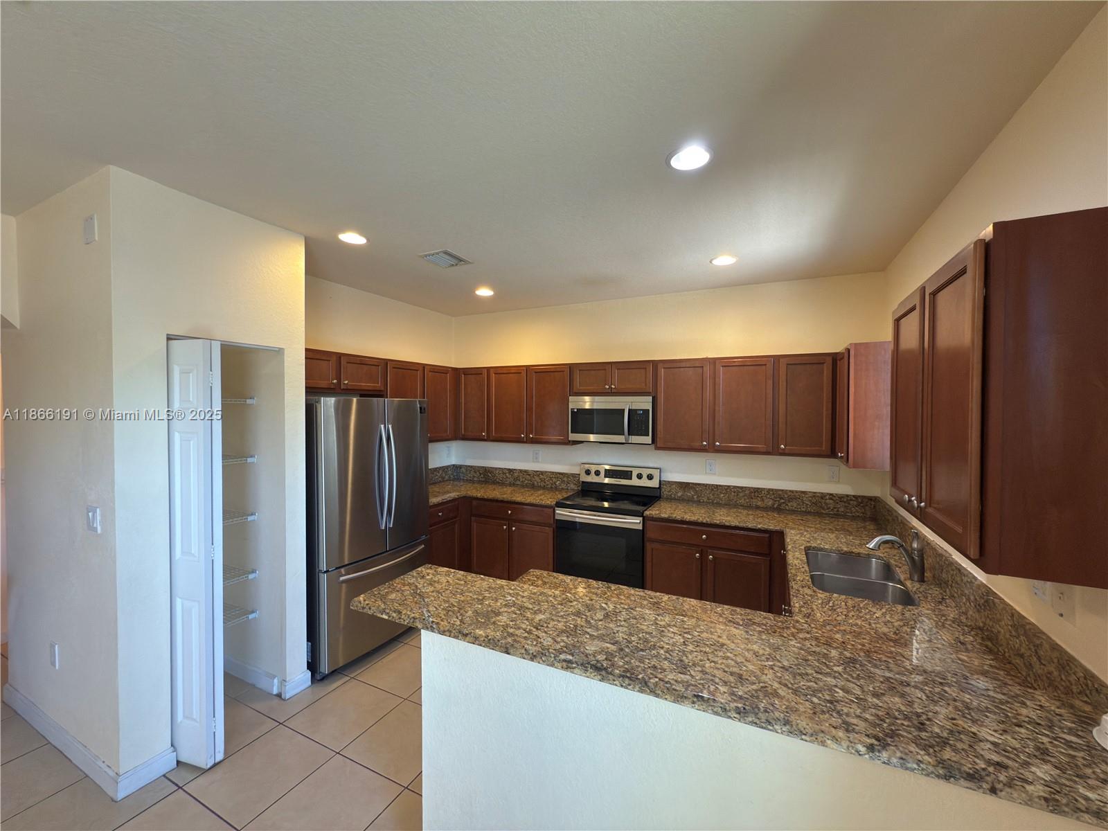 Property photo # 6
