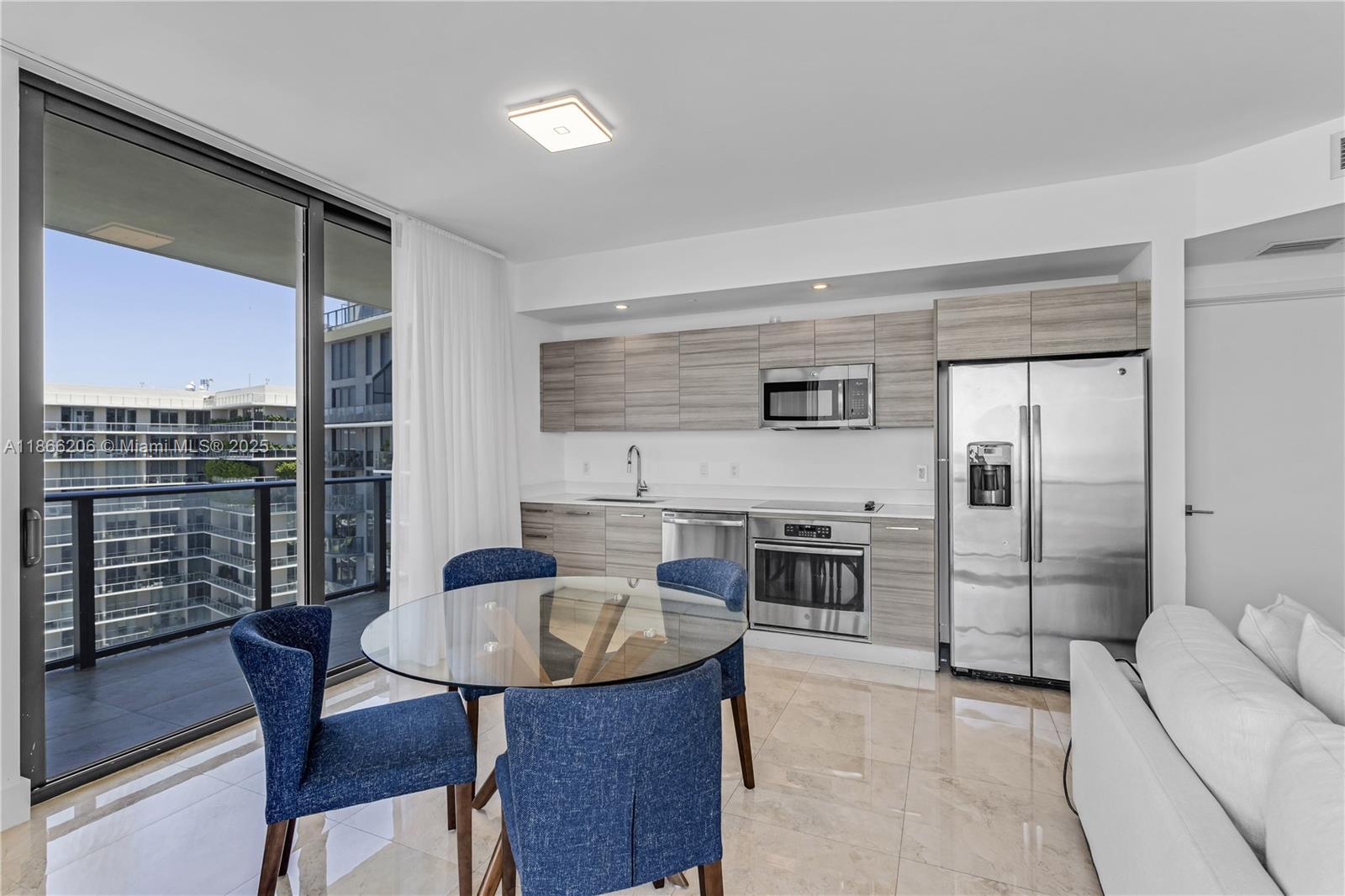 121 NE 34th St #3116, Miami FL 33137
