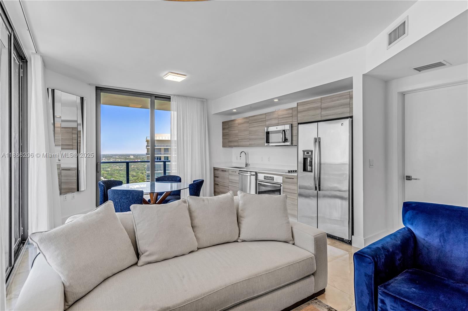 121 NE 34th St #3116, Miami FL 33137