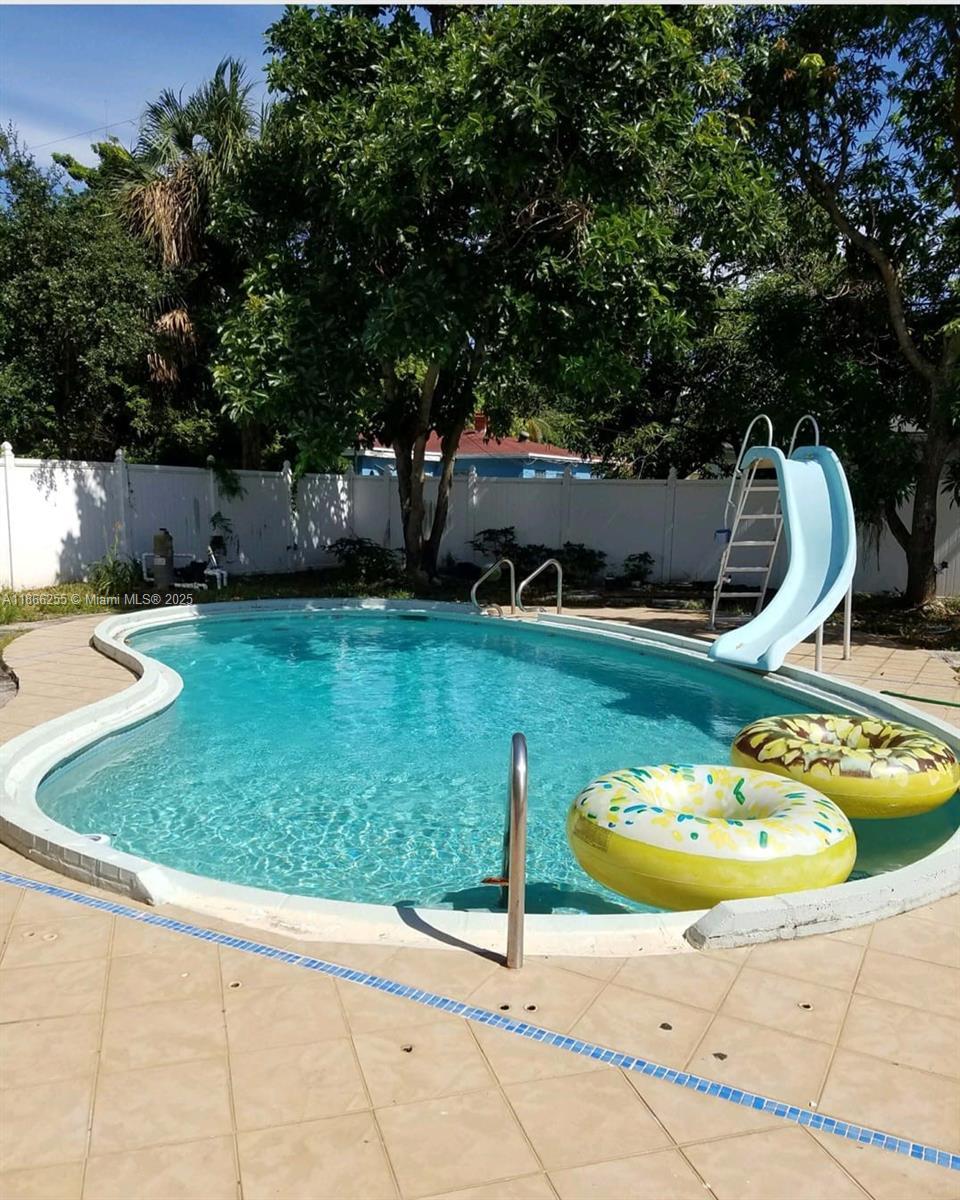 Property photo # 8
