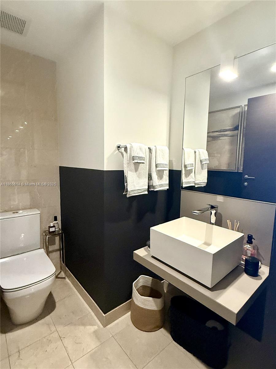 1000 Brickell Plz #4803, Miami FL 33131