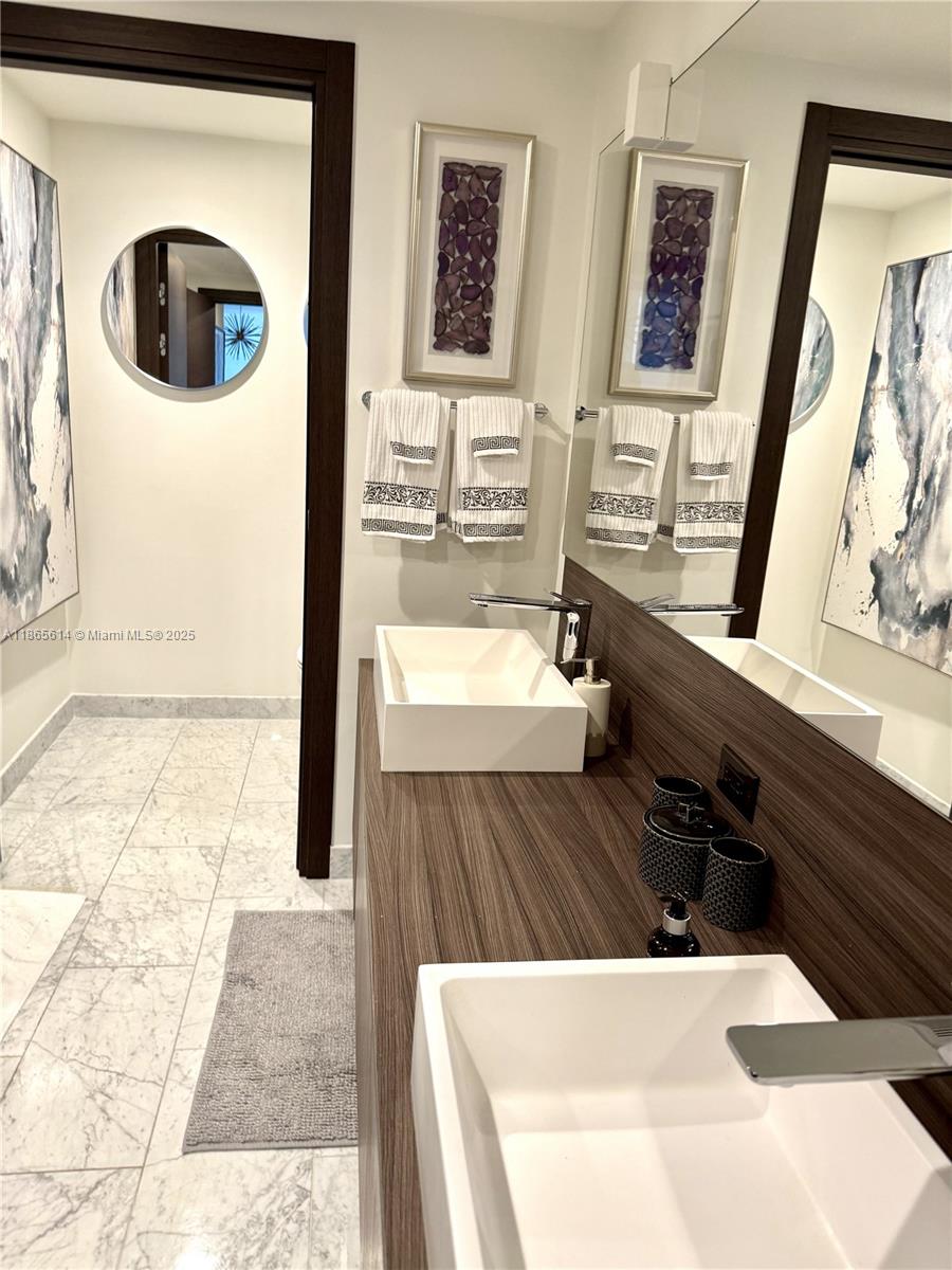 1000 Brickell Plz #4803, Miami FL 33131