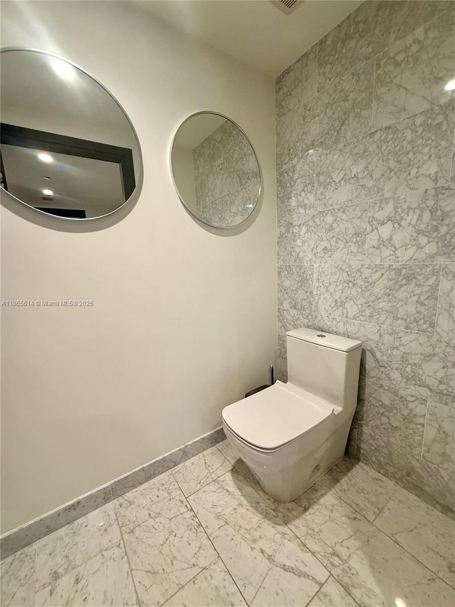 1000 Brickell Plz #4803, Miami FL 33131
