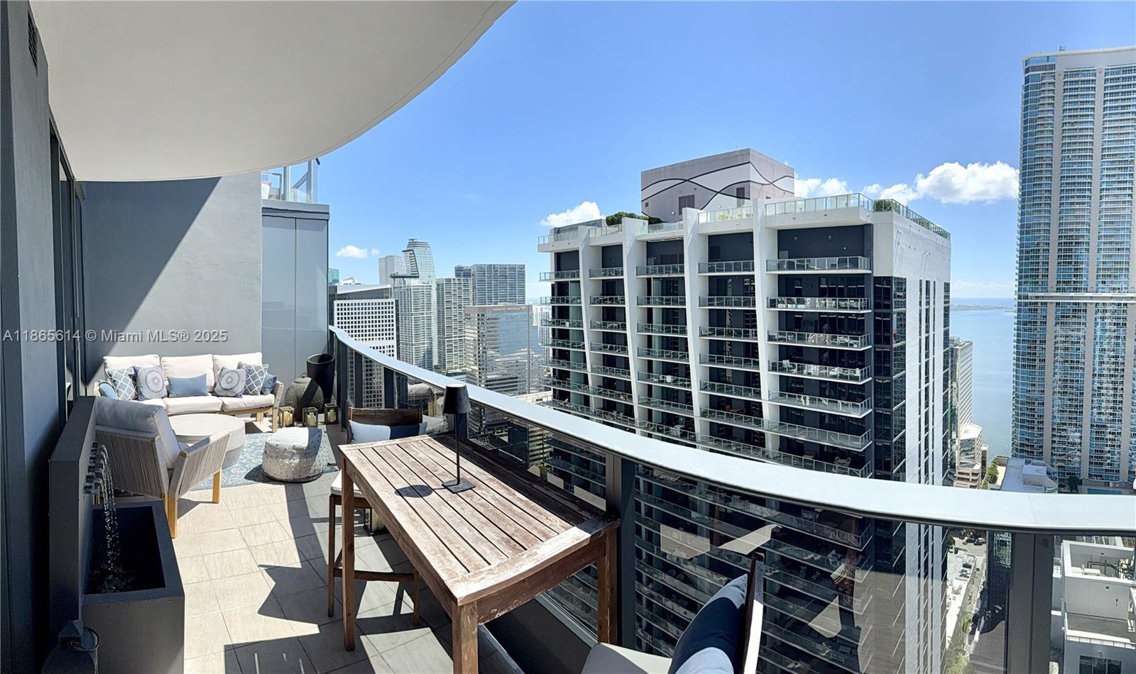 1000 Brickell Plz #4803, Miami FL 33131