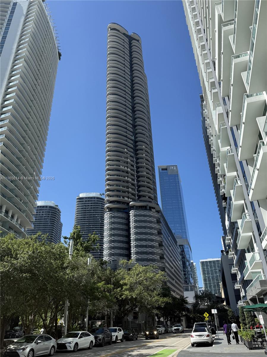 1000 Brickell Plz #4803, Miami FL 33131