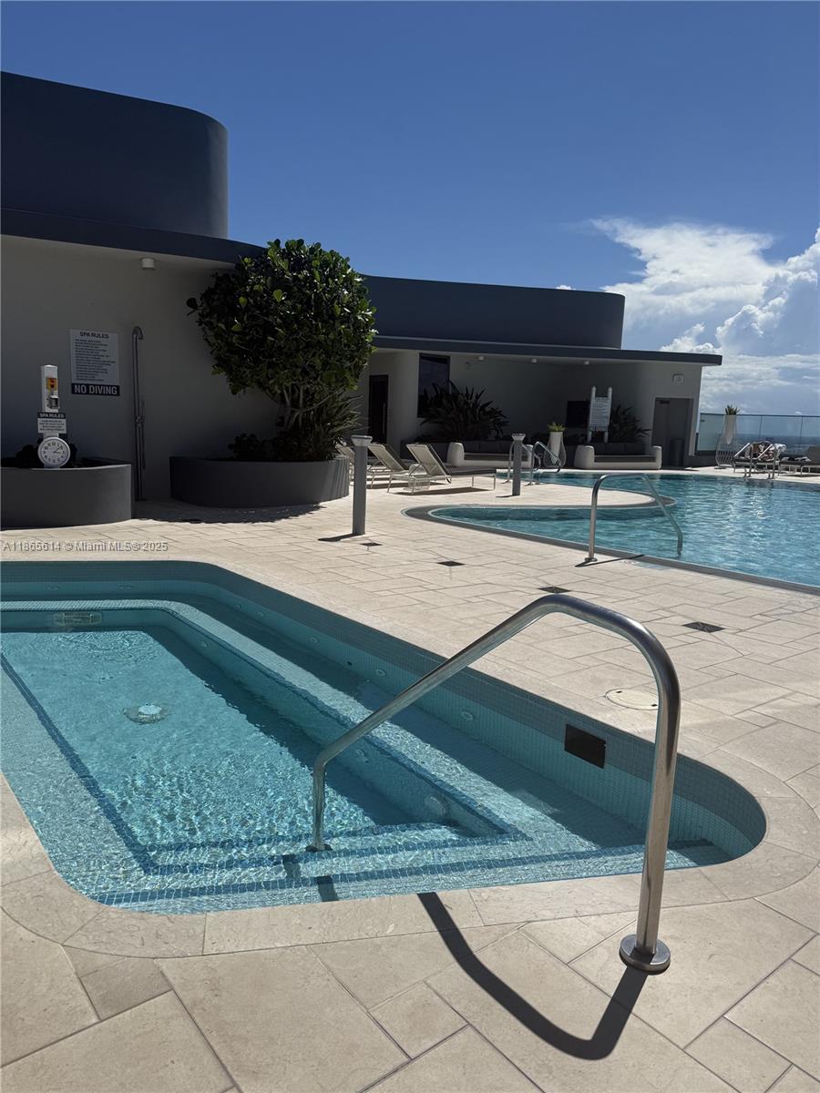 1000 Brickell Plz #4803, Miami FL 33131