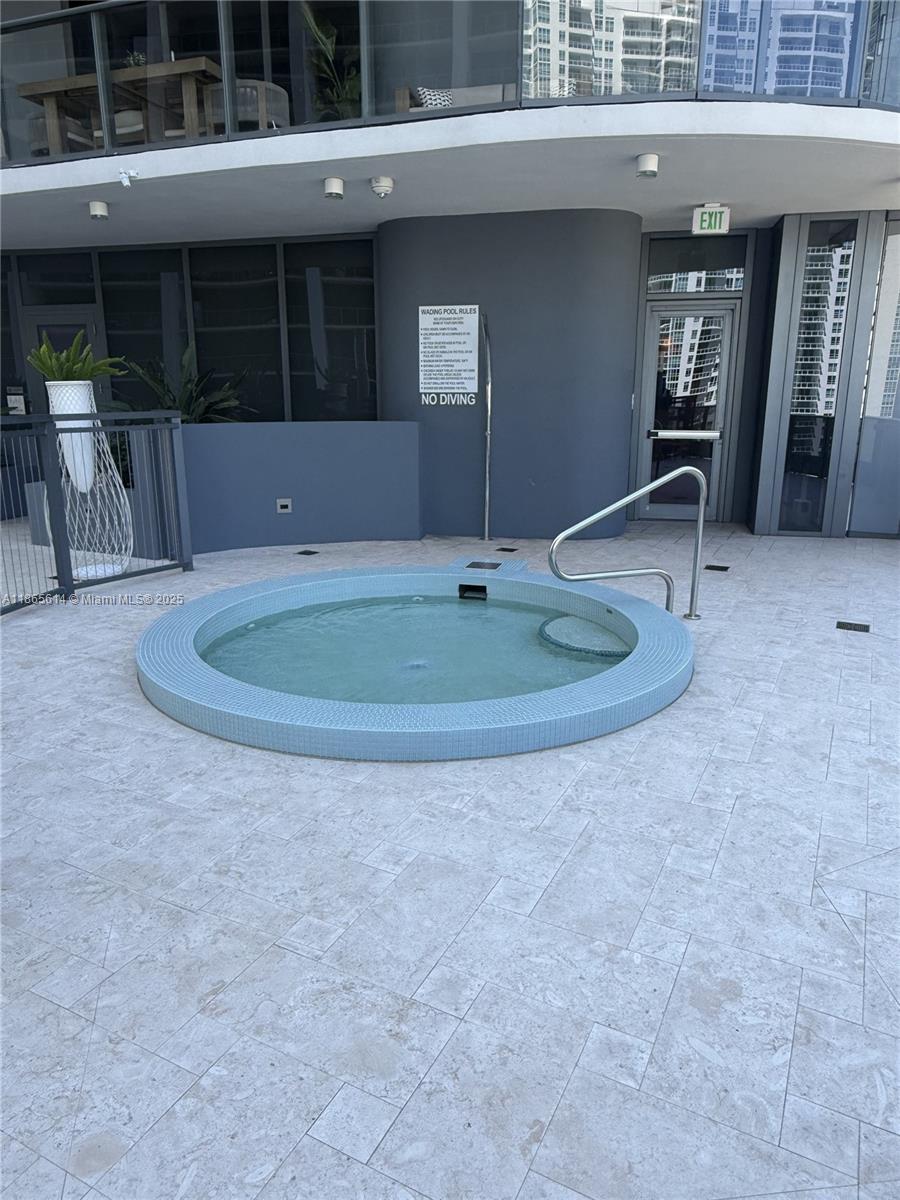1000 Brickell Plz #4803, Miami FL 33131