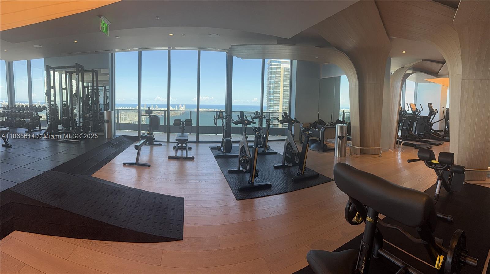 1000 Brickell Plz #4803, Miami FL 33131