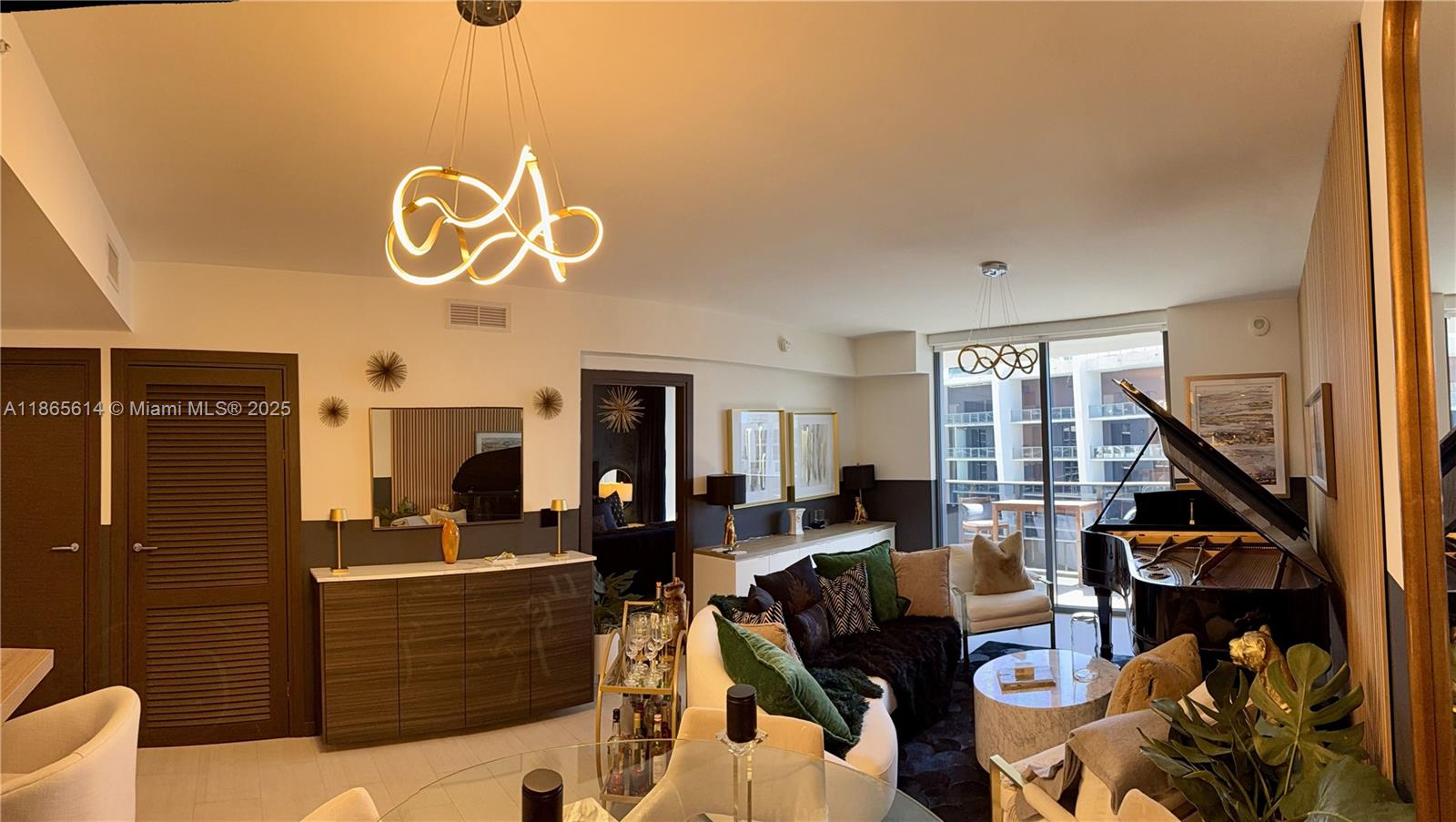 1000 Brickell Plz #4803, Miami FL 33131