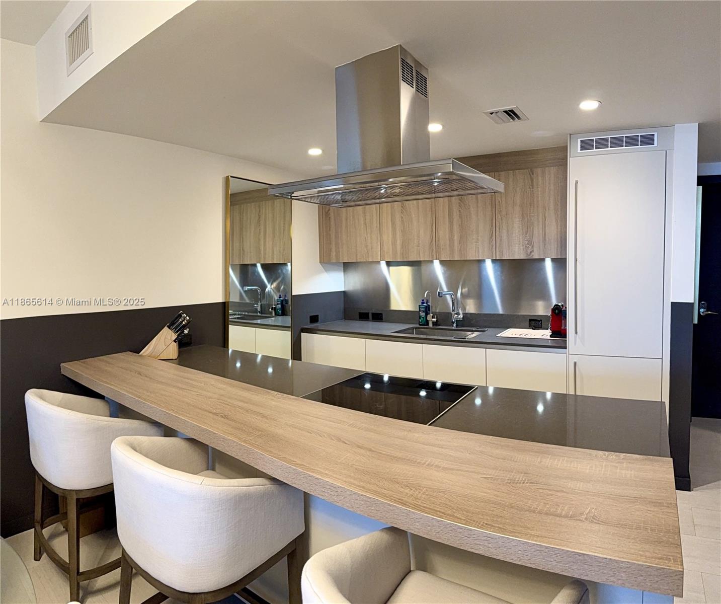 1000 Brickell Plz #4803, Miami FL 33131