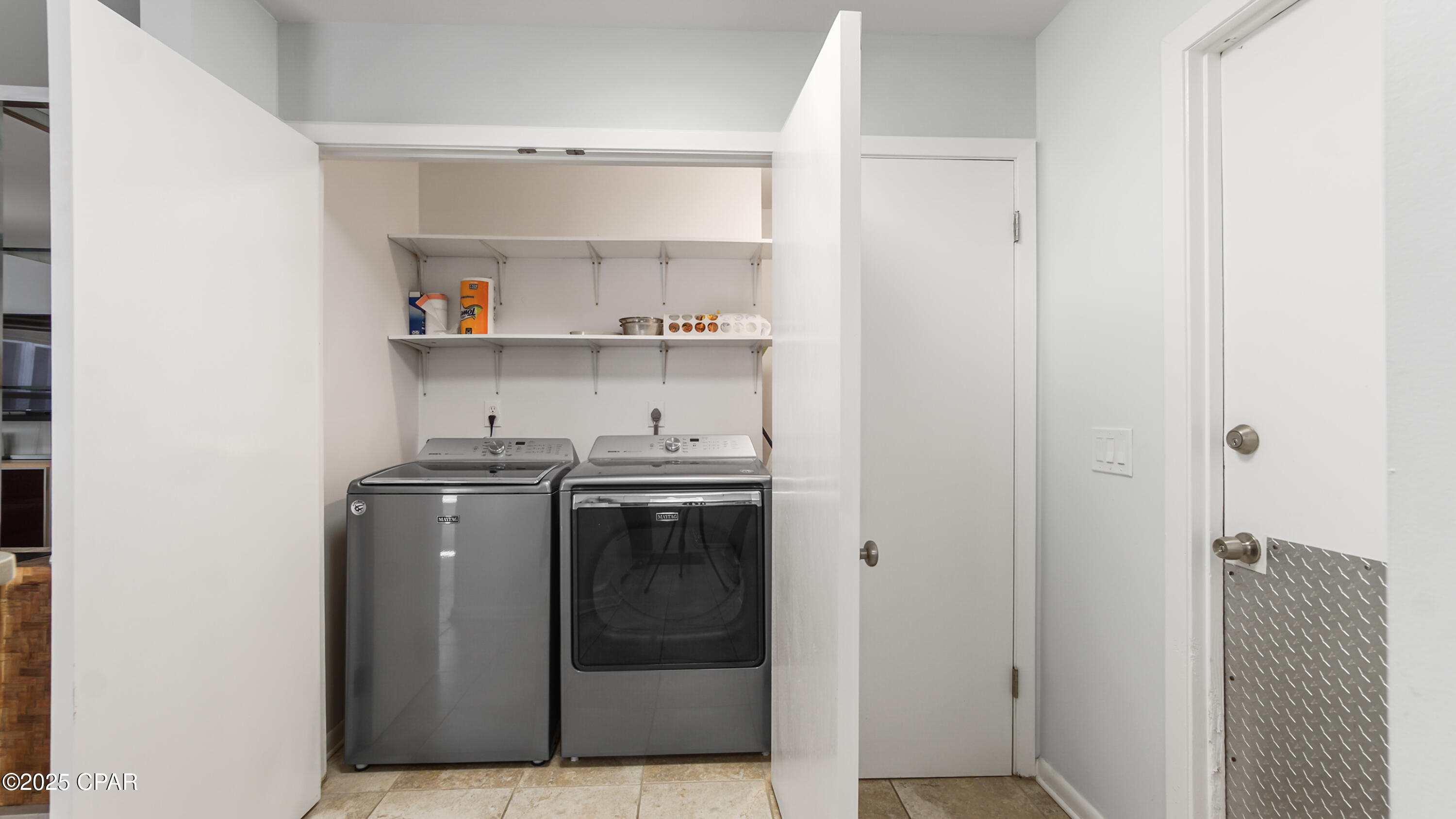 Image 10 For 7425 Lagoon Drive