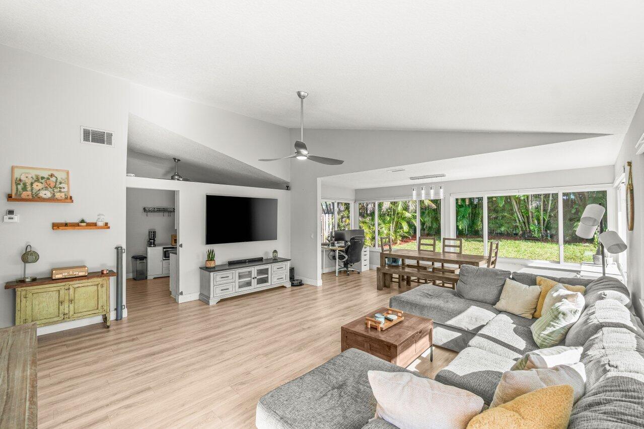 2823 2nd Street Unit , Delray Beach, Florida 33445