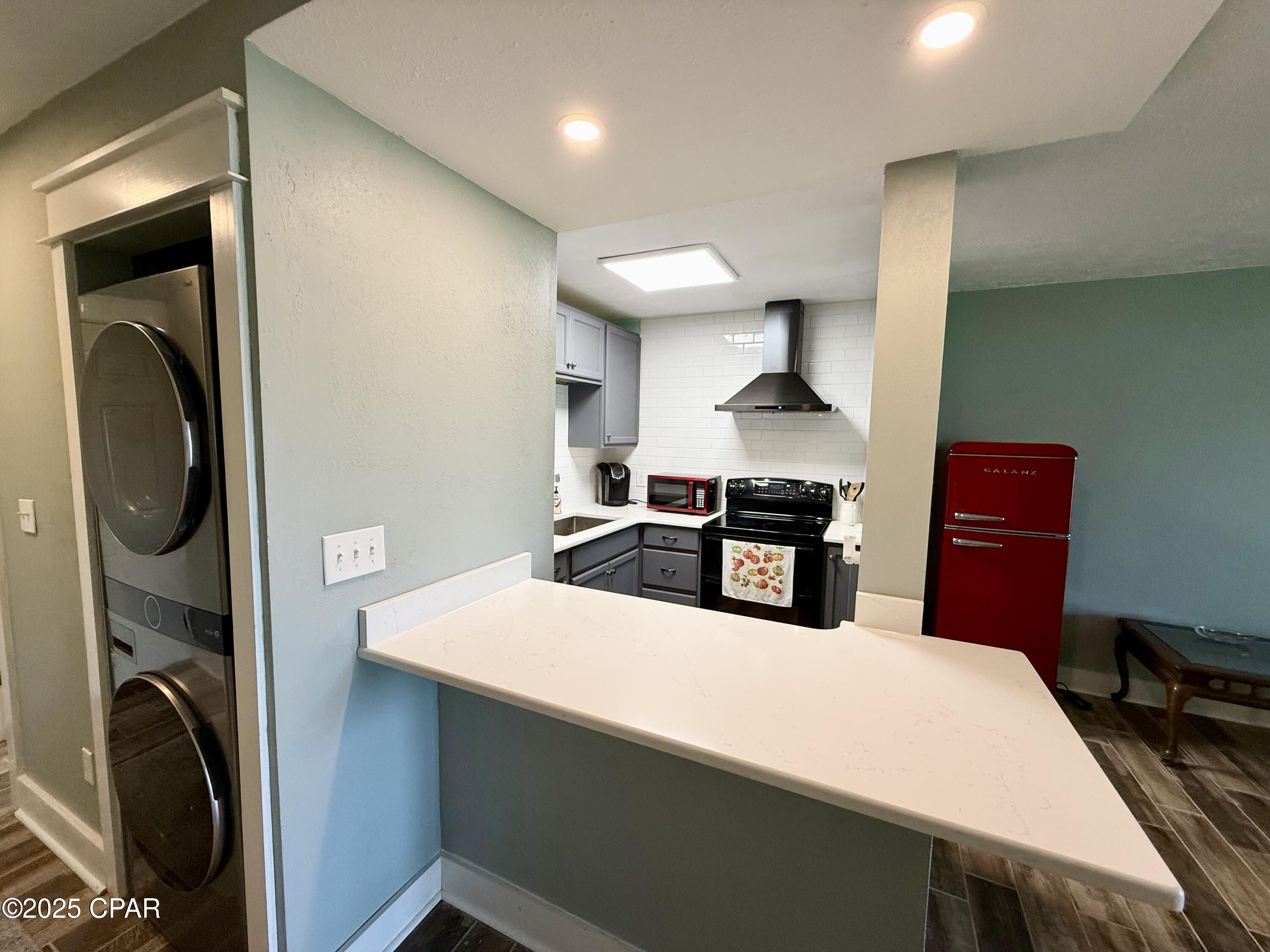 Image 6 For 301 Lullwater Drive 279